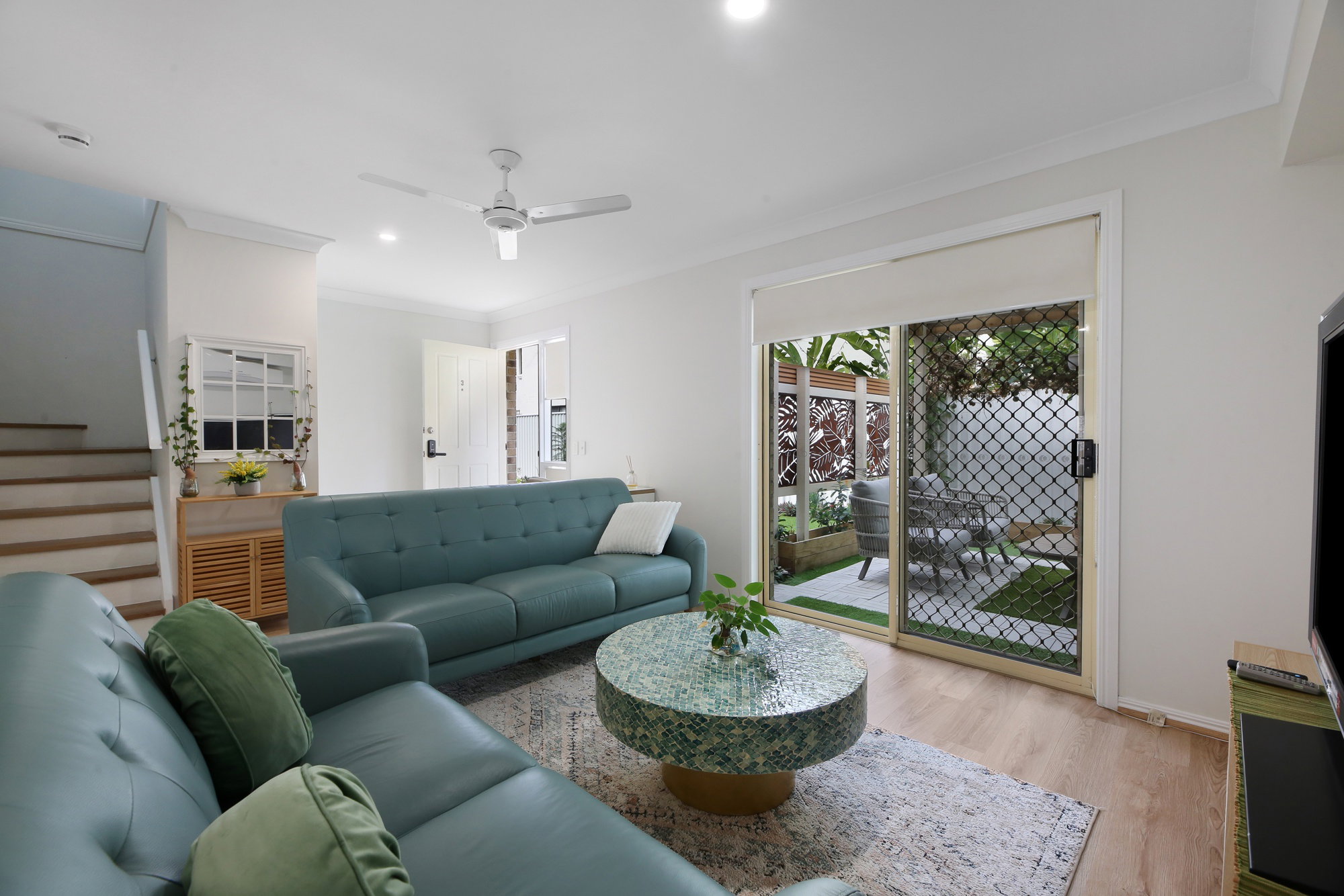 Furnished 3 Bedroom Apartment in Labrador