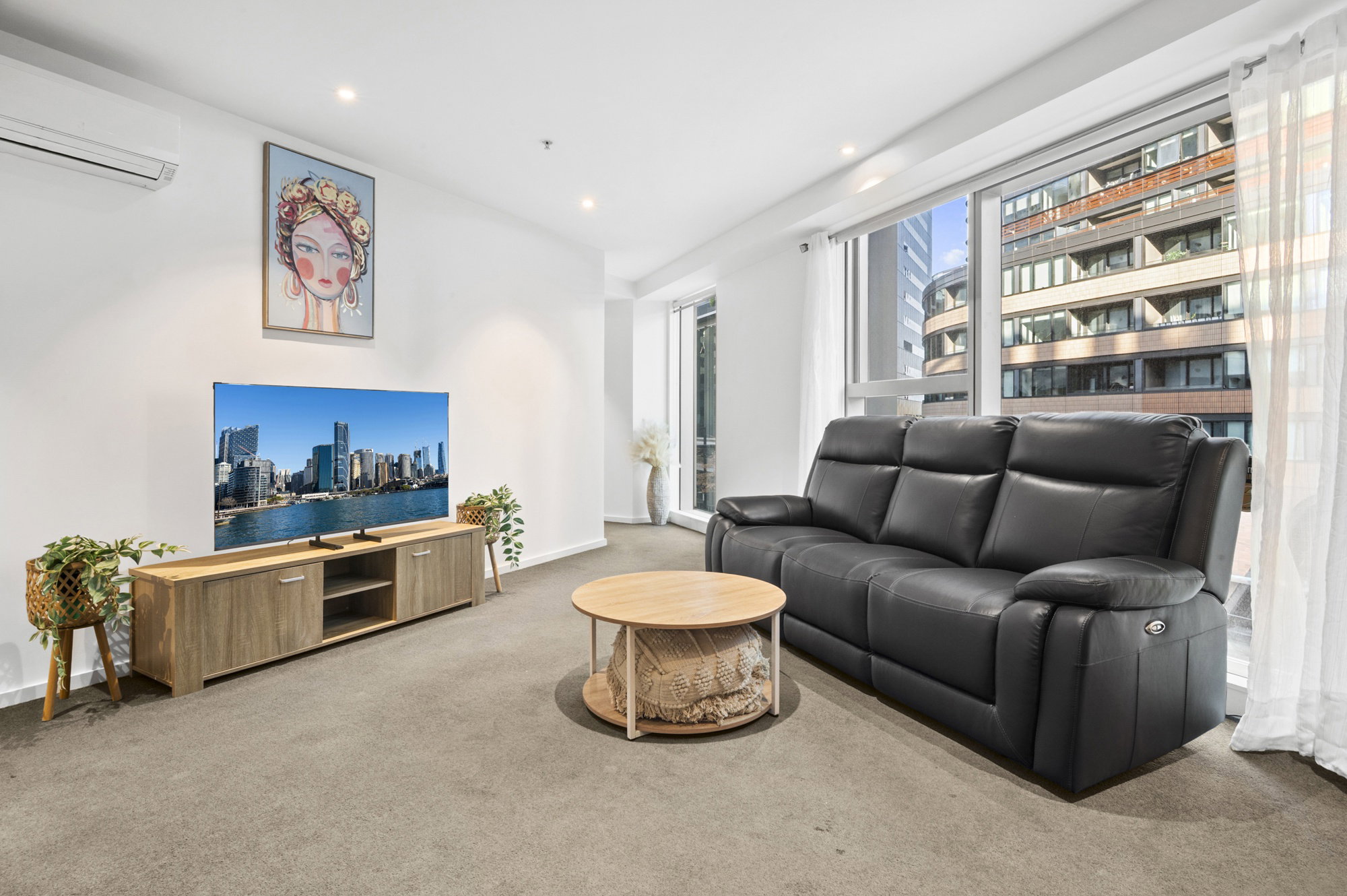 Furnished 2 Bedroom Apartment in Docklands