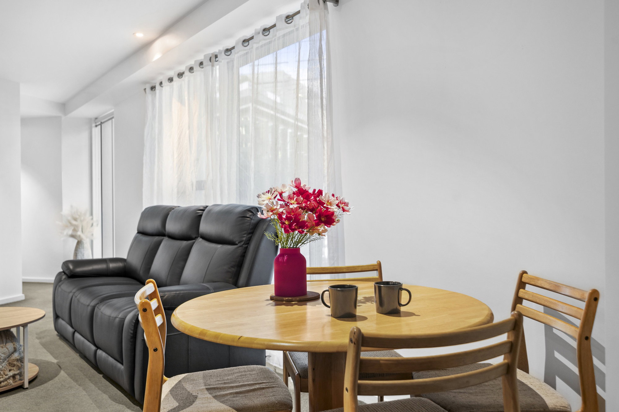 Furnished 2 Bedroom Apartment in Docklands