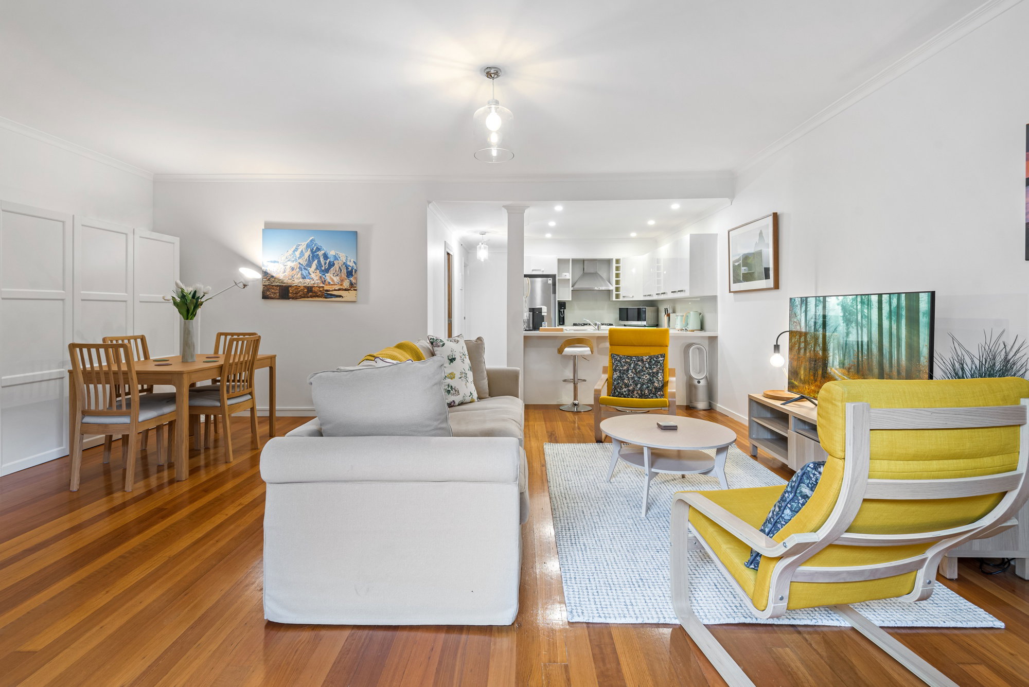 Furnished 2 Bedroom Apartment in Clifton Hill