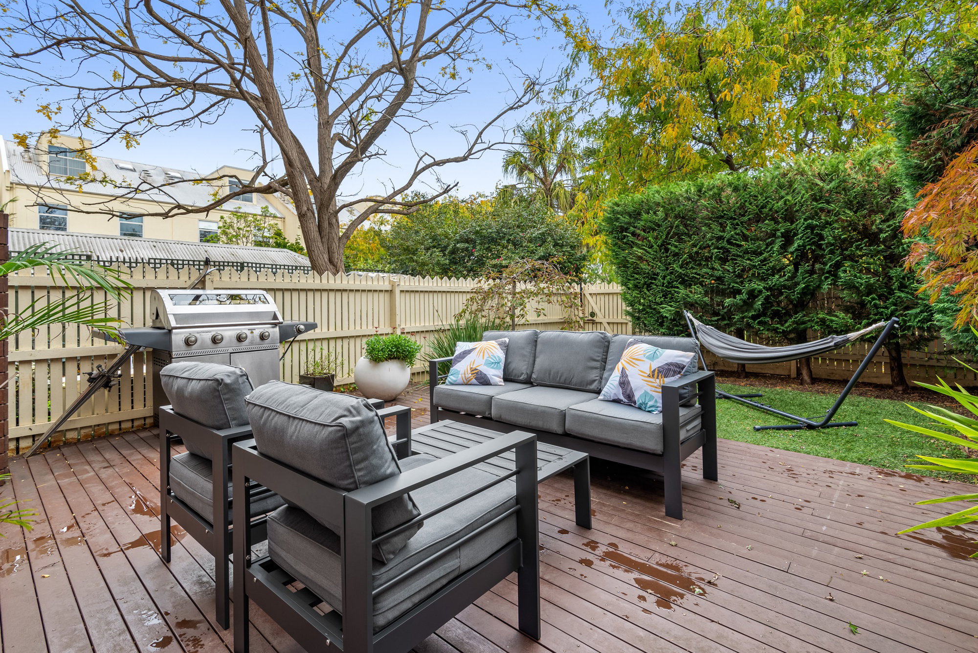 Furnished 2 Bedroom Apartment in Clifton Hill
