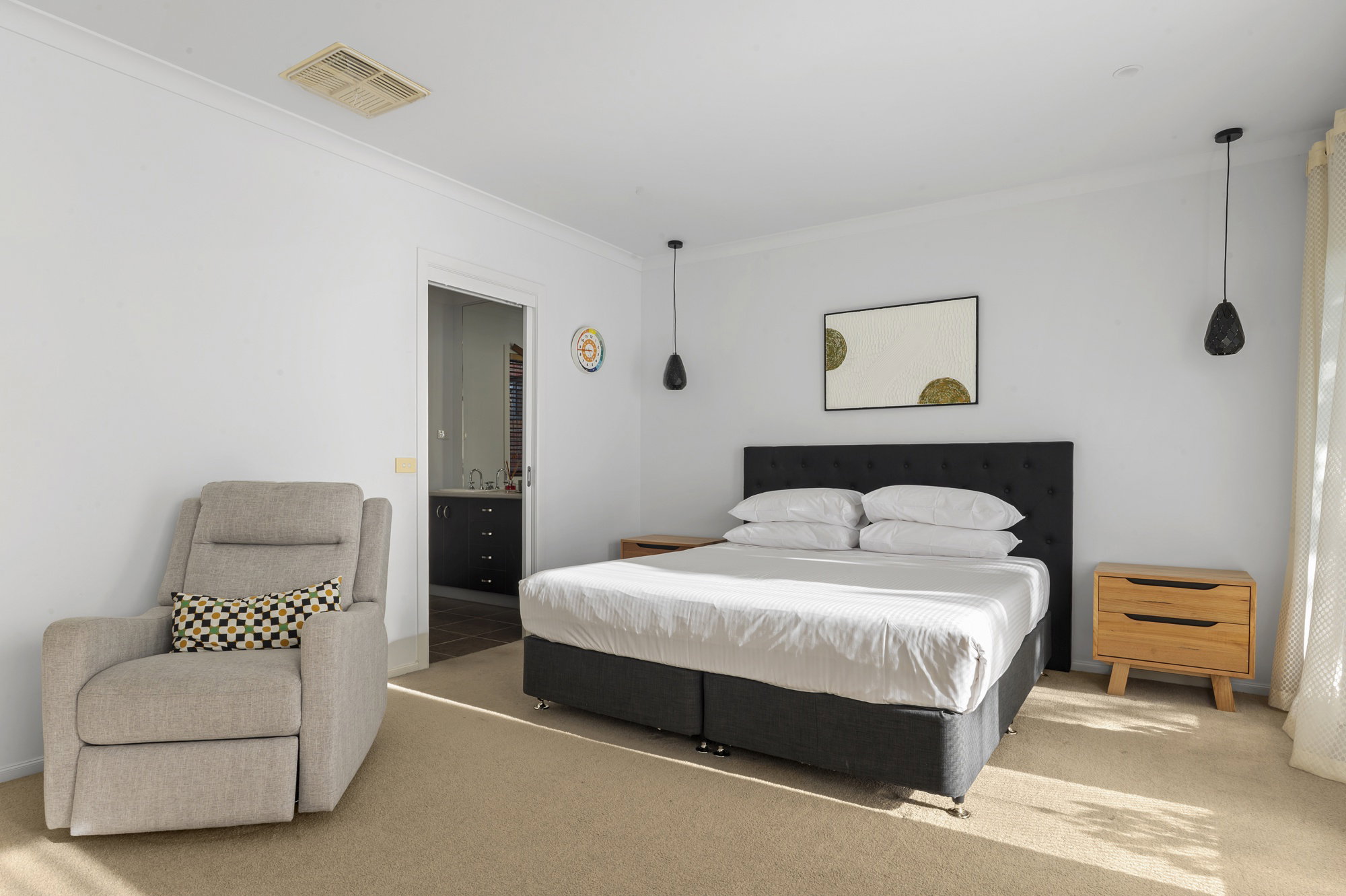 Furnished 4 Bedroom House in Truganina