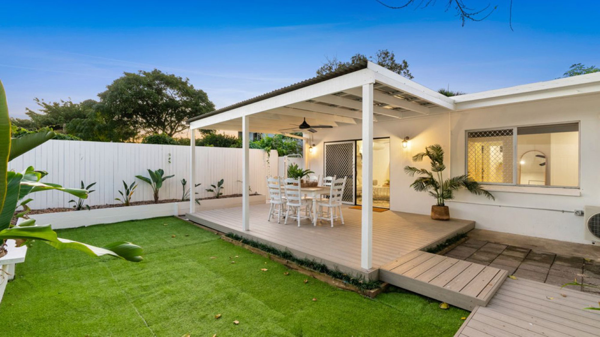Furnished 2 Bedroom House in Holloways Beach