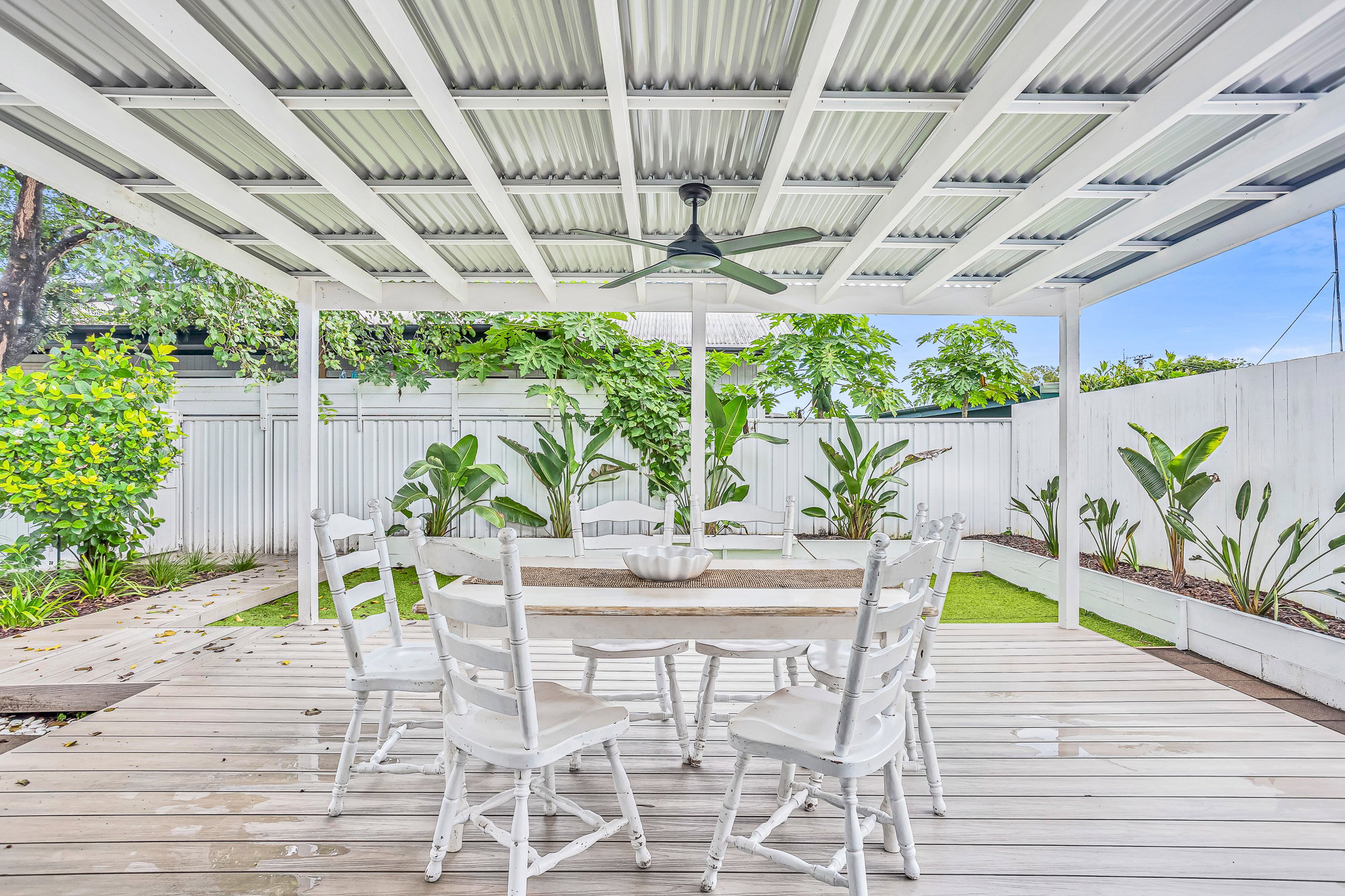 Furnished 2 Bedroom House in Holloways Beach