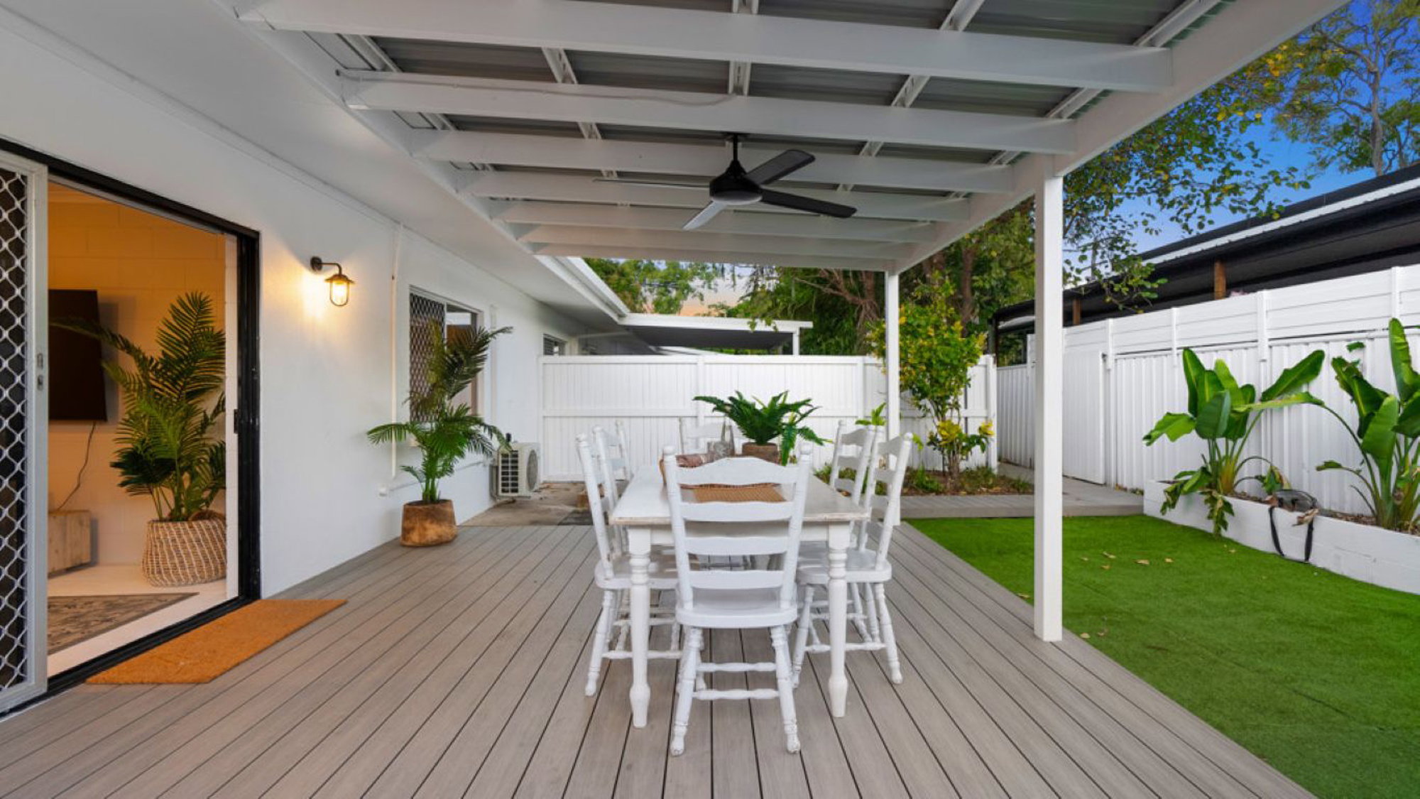 Furnished 2 Bedroom House in Holloways Beach