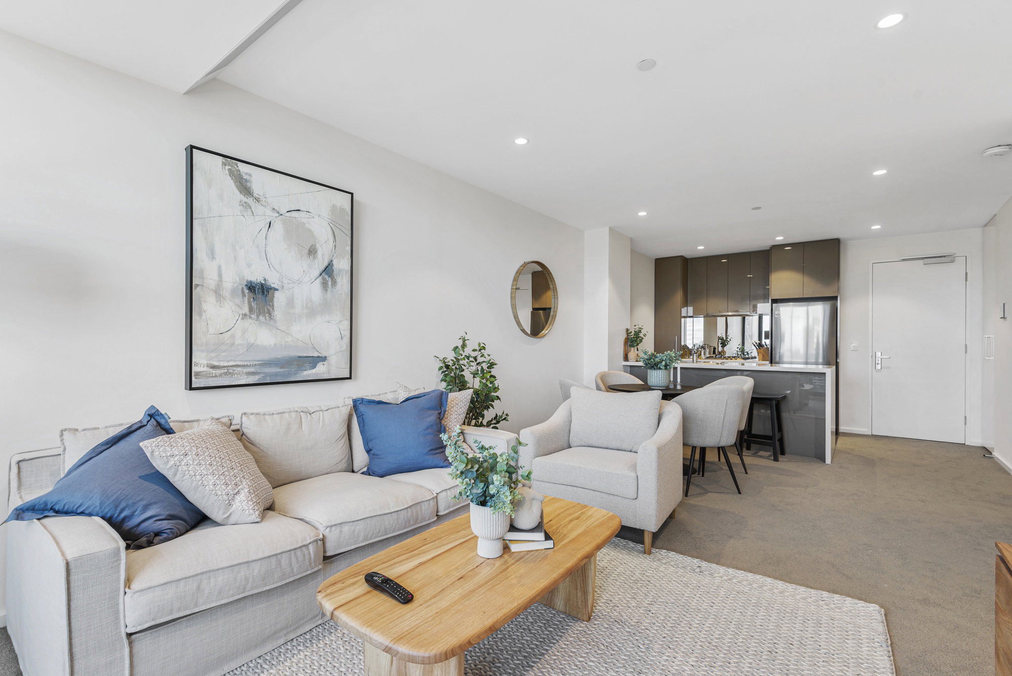Furnished 2 Bedroom Apartment in Southbank