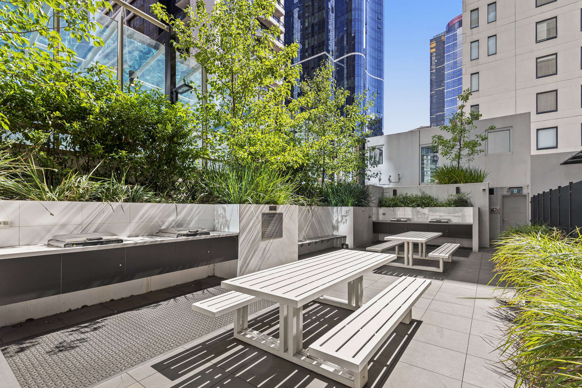 Furnished 2 Bedroom Apartment in Southbank
