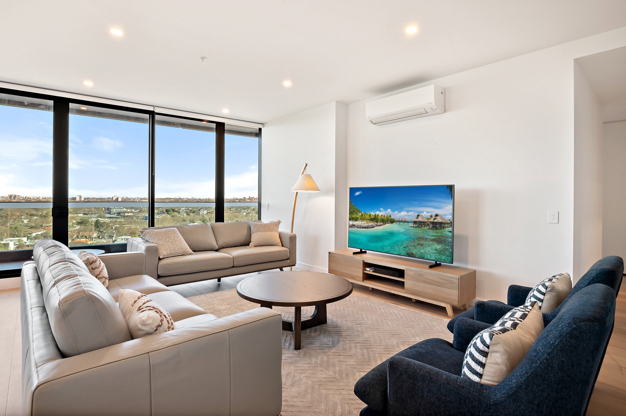 Furnished 3 Bedroom Apartment in Alphington