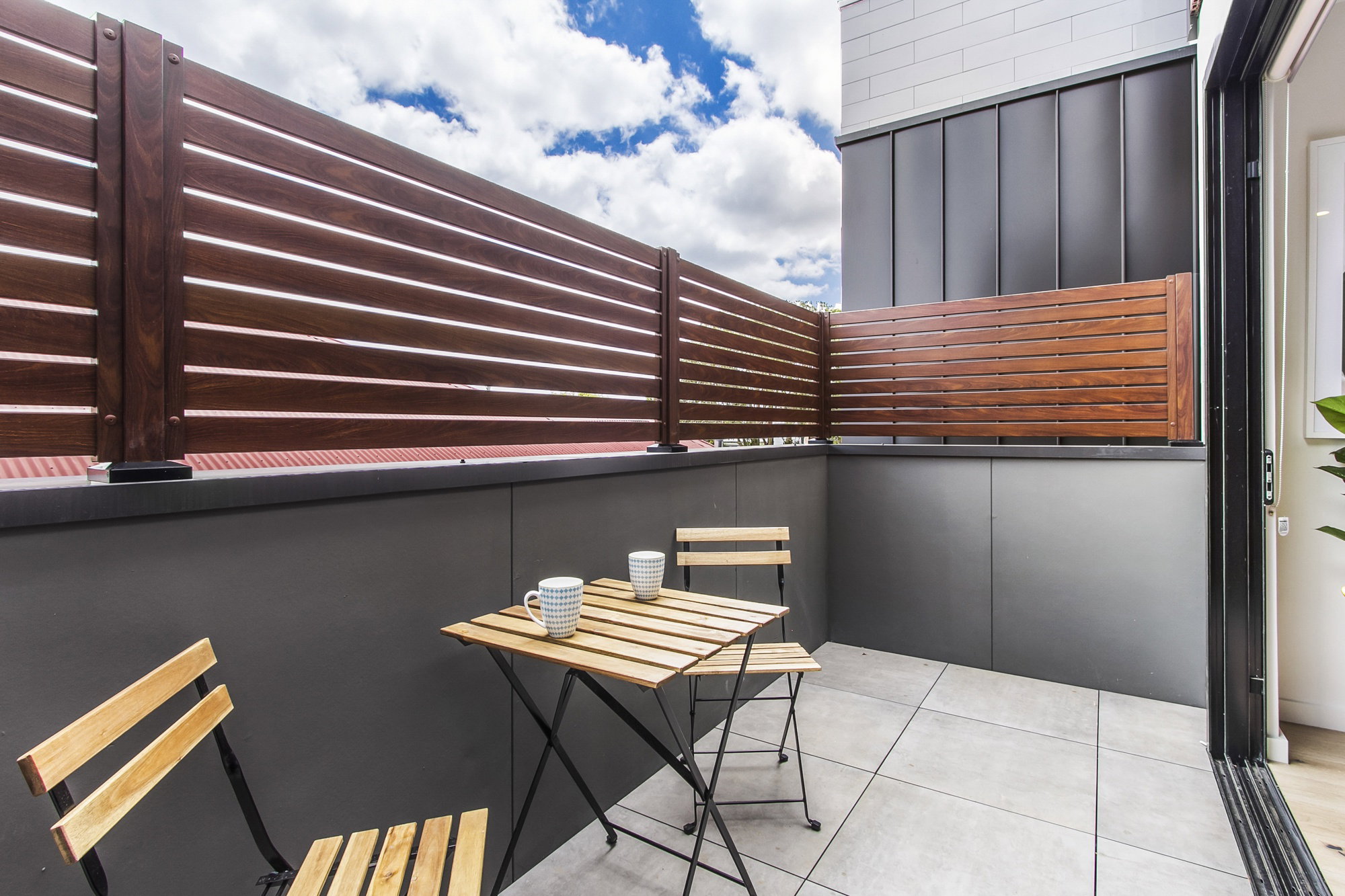 Furnished 2 Bedroom Apartment in Carnegie