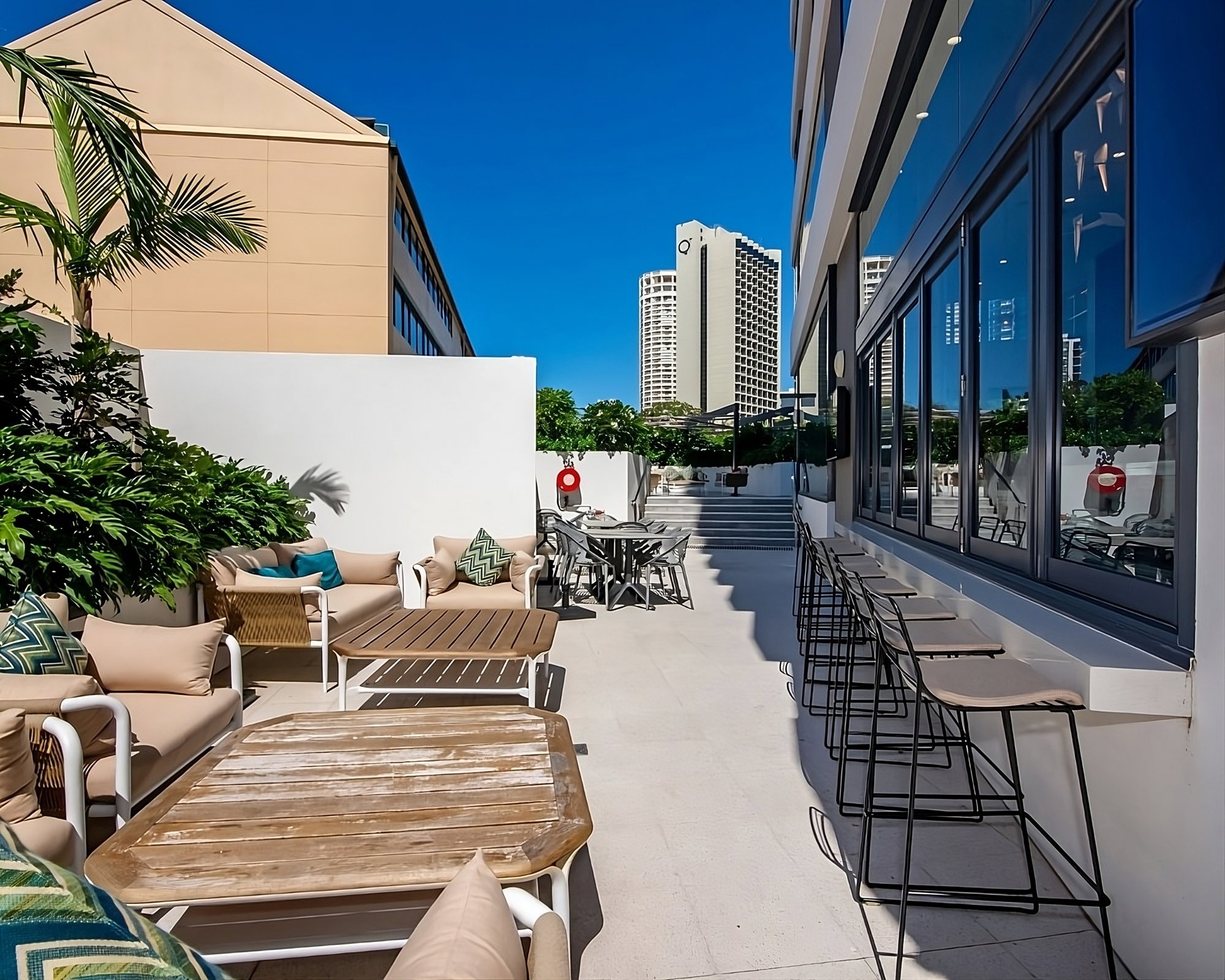 Furnished 1 Bedroom Apartment in Surfers Paradise