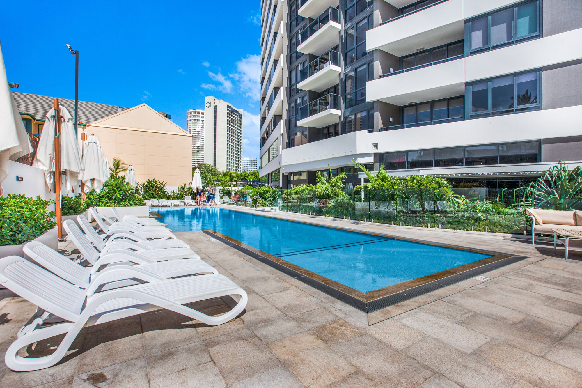 Furnished 1 Bedroom Apartment in Surfers Paradise