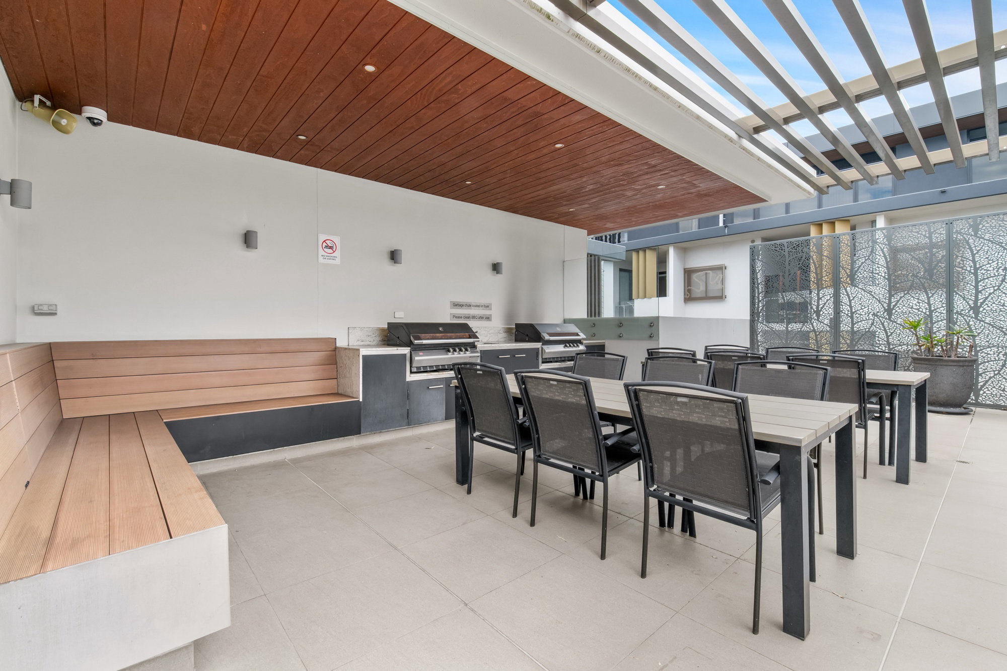 Furnished 1 Bedroom Apartment in West End
