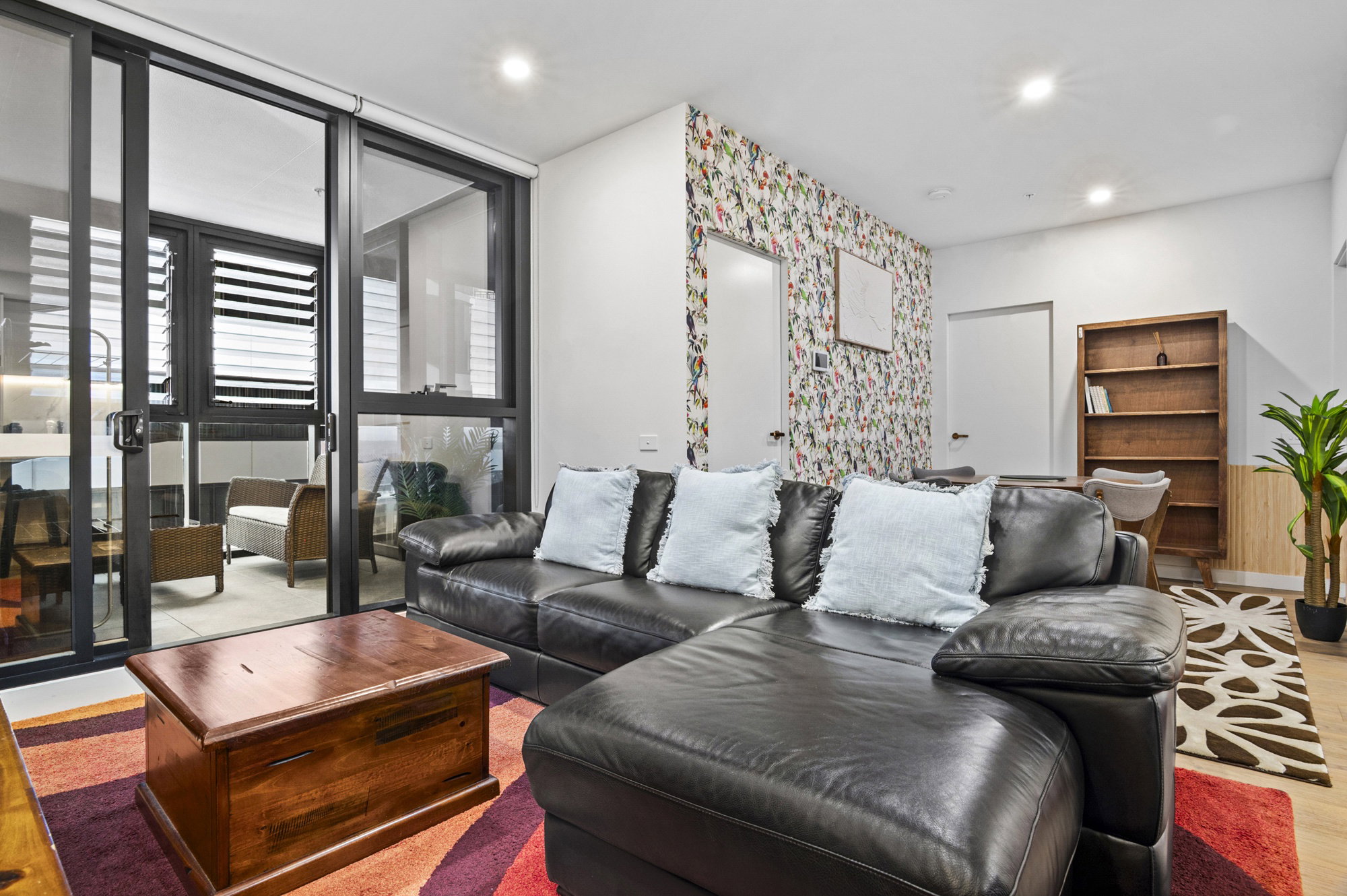 Furnished 2 Bedroom Apartment in Box Hill
