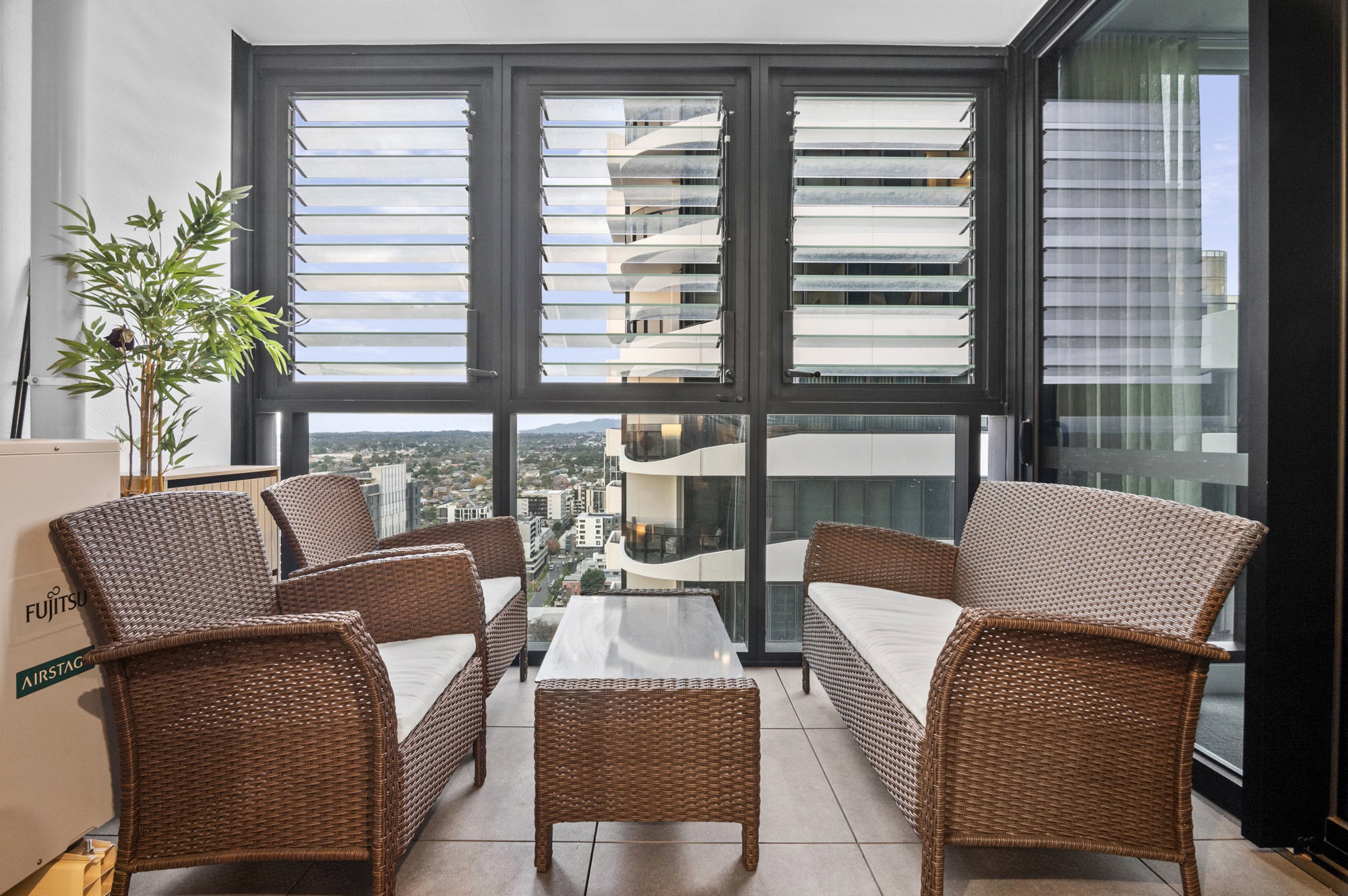 Furnished 2 Bedroom Apartment in Box Hill