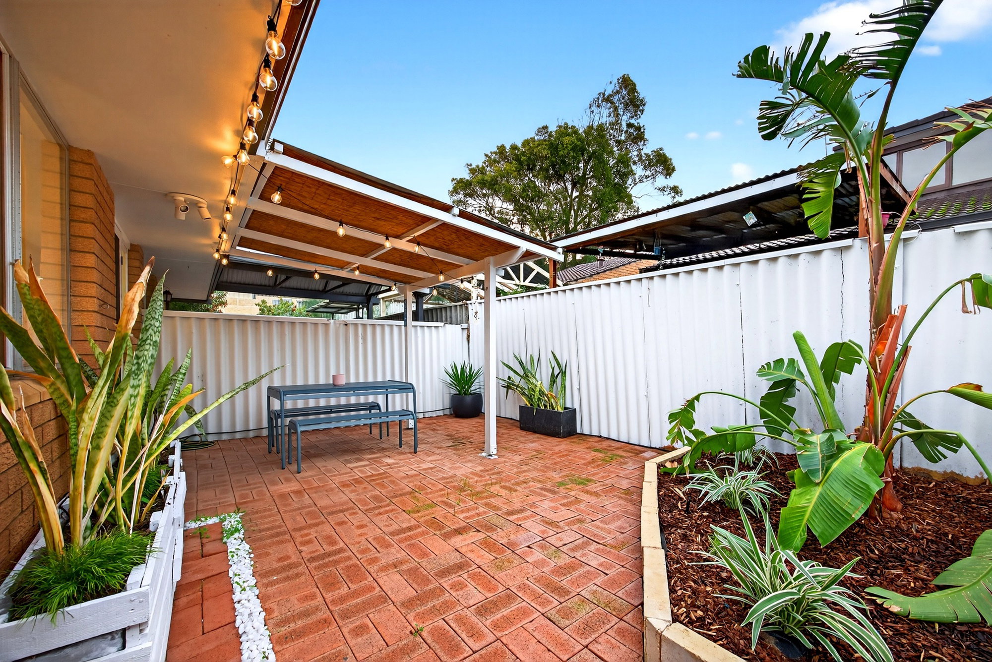Furnished 2 Bedroom Apartment in Nedlands