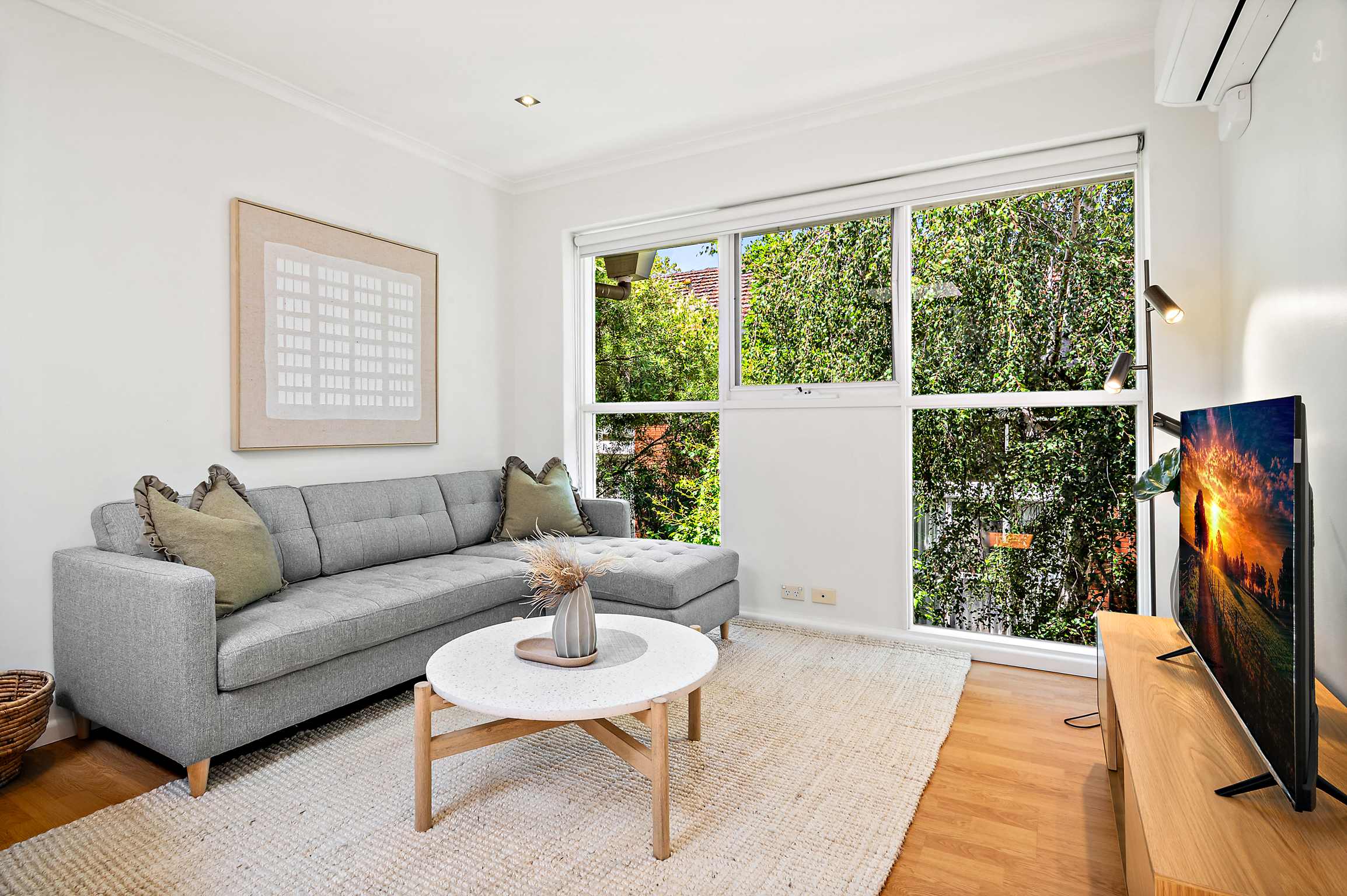 Furnished 2 Bedroom Apartment in South Yarra