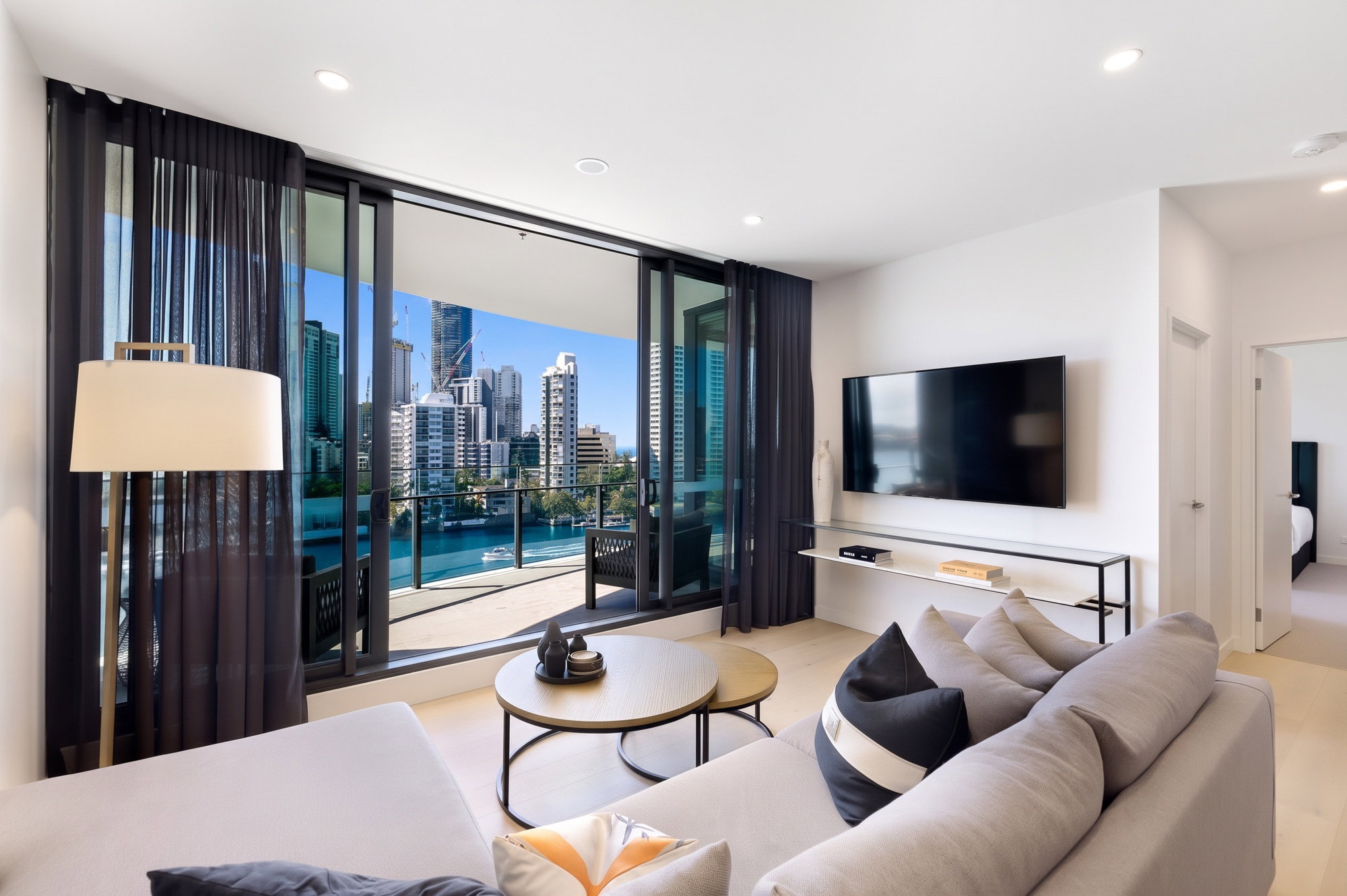 Furnished 2 Bedroom Apartment in Surfers Paradise