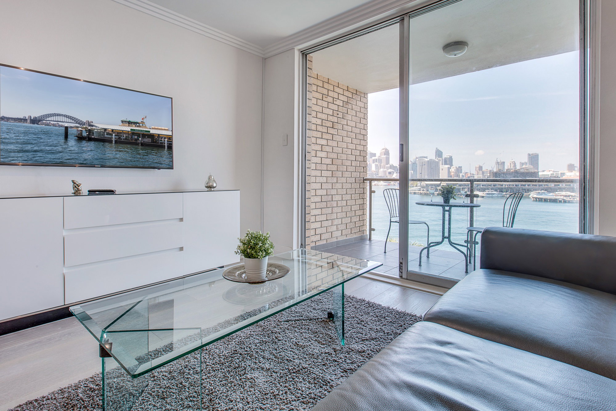 Furnished 2 Bedroom Apartment in Balmain East