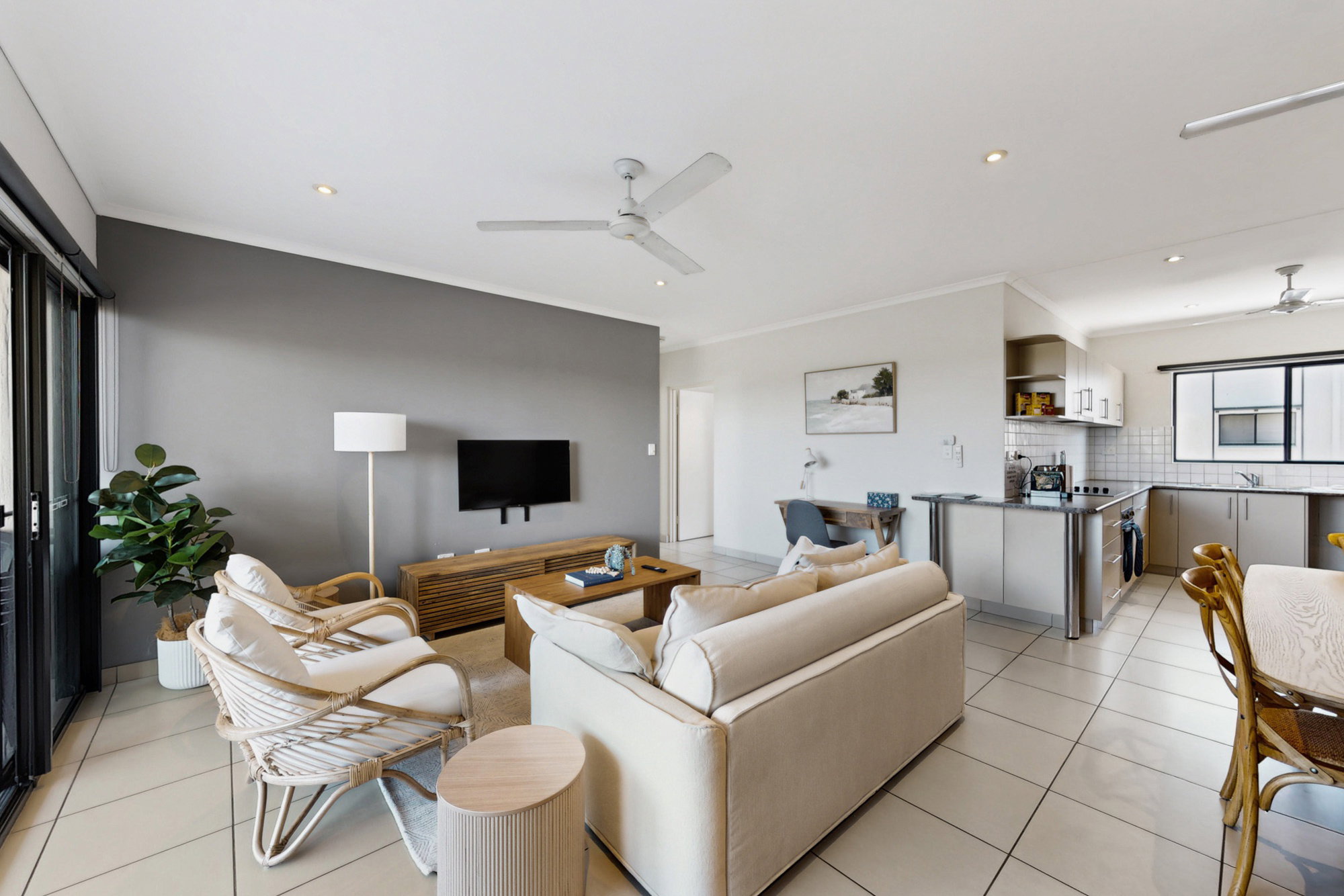 Furnished 2 Bedroom Apartment in Rosebery
