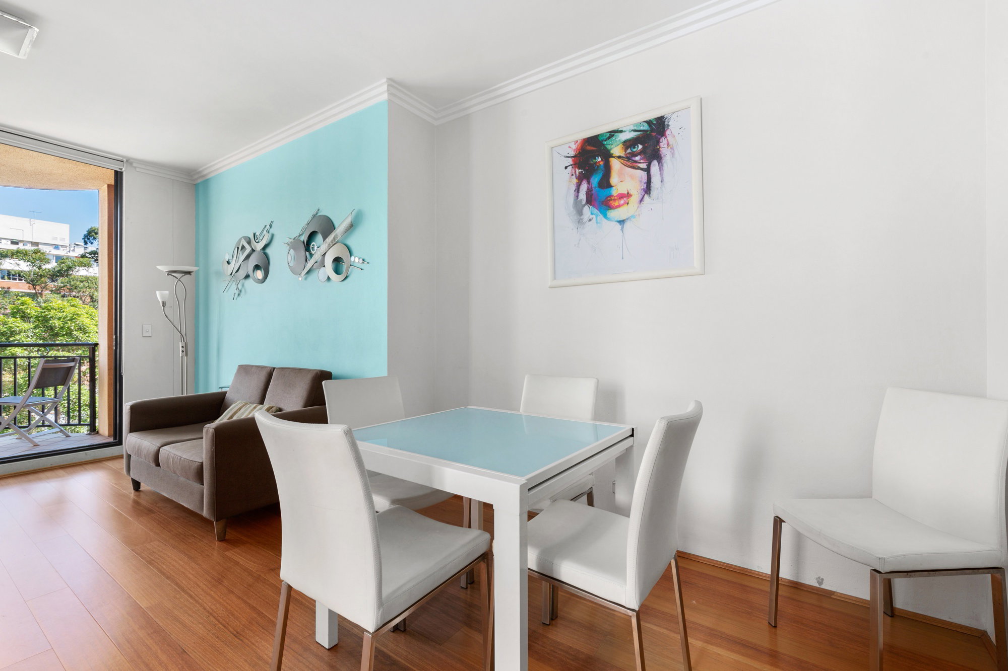 Furnished 2 Bedroom Apartment in Pyrmont