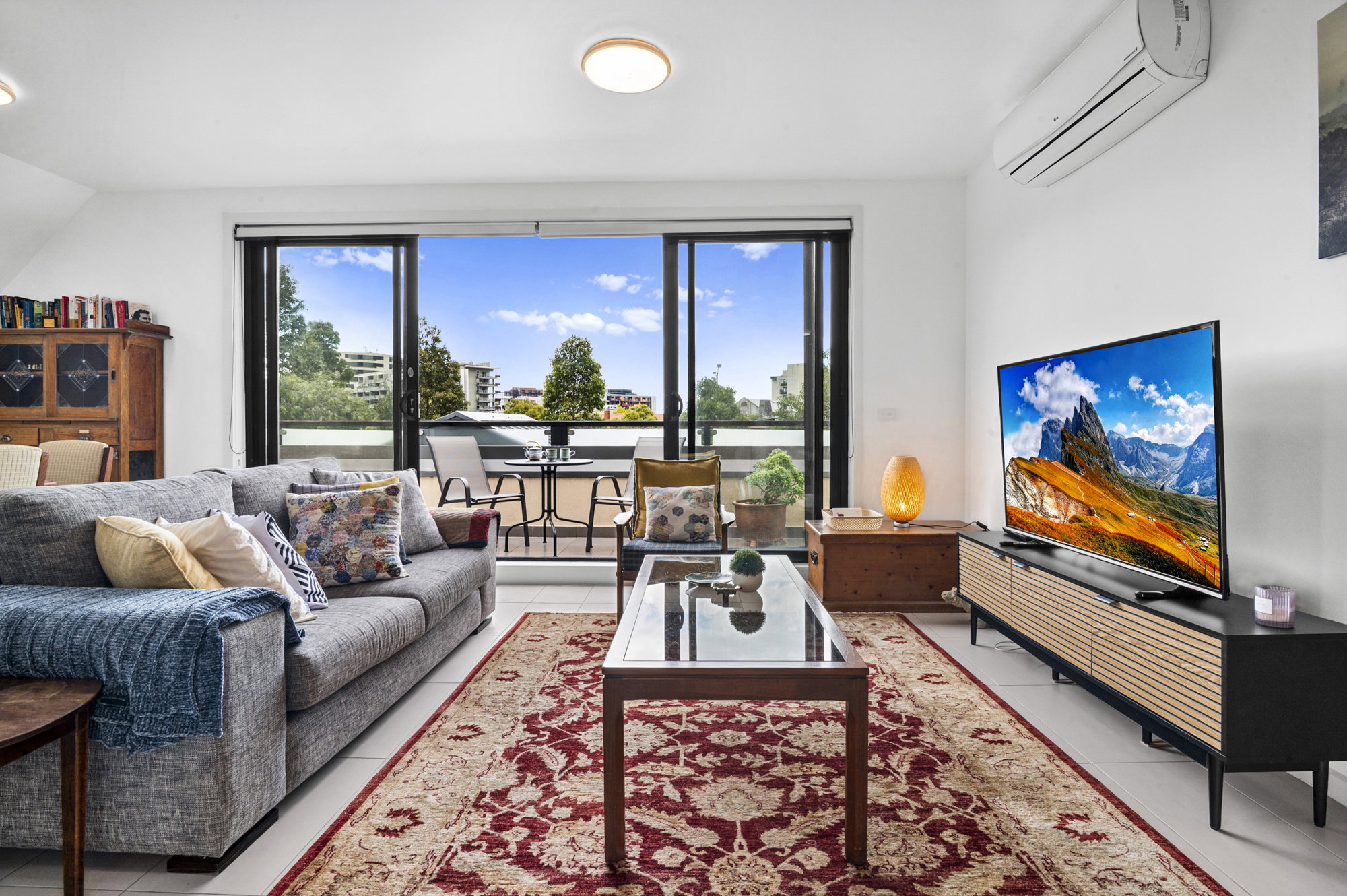 Furnished 2 Bedroom Apartment in Footscray