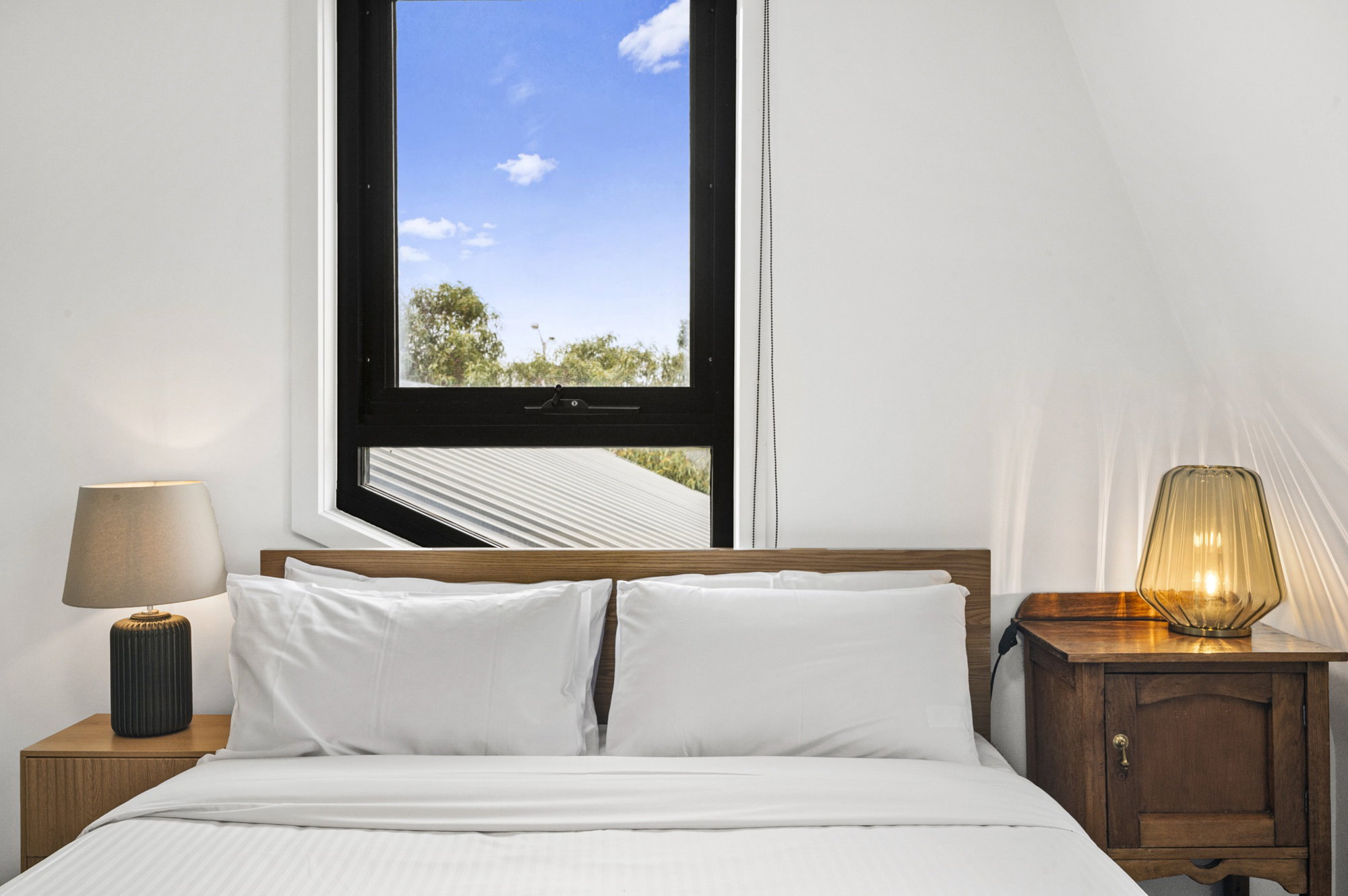 Furnished 2 Bedroom Apartment in Footscray
