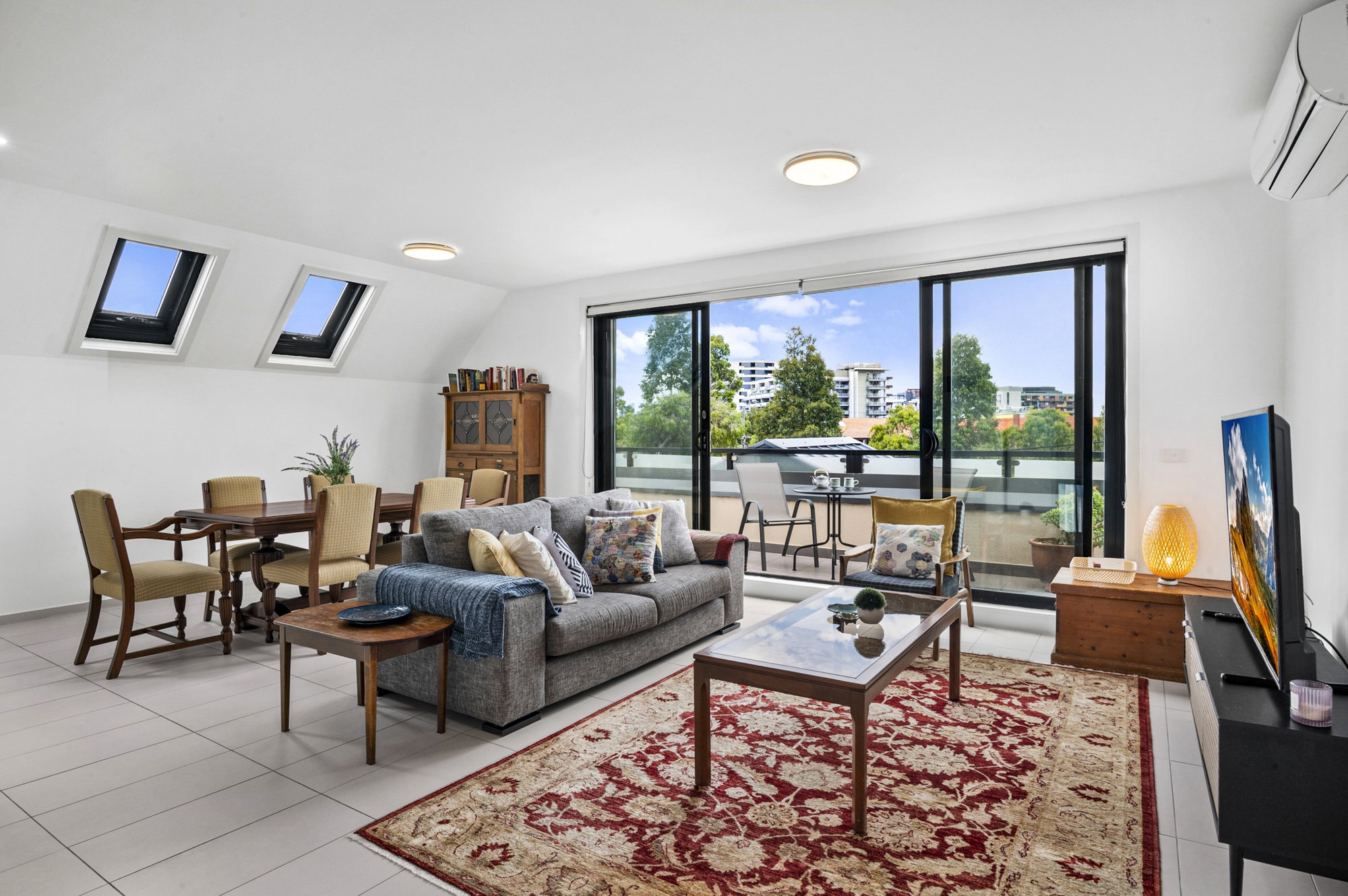 Furnished 2 Bedroom Apartment in Footscray