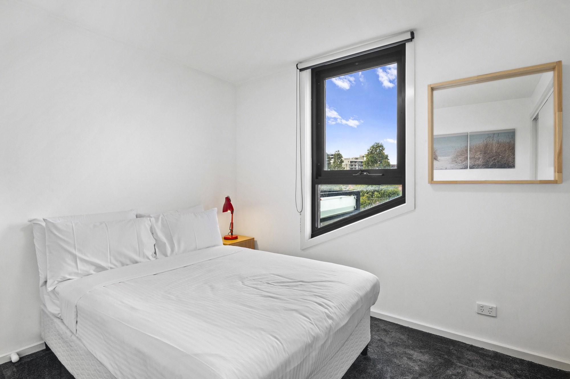 Furnished 2 Bedroom Apartment in Footscray