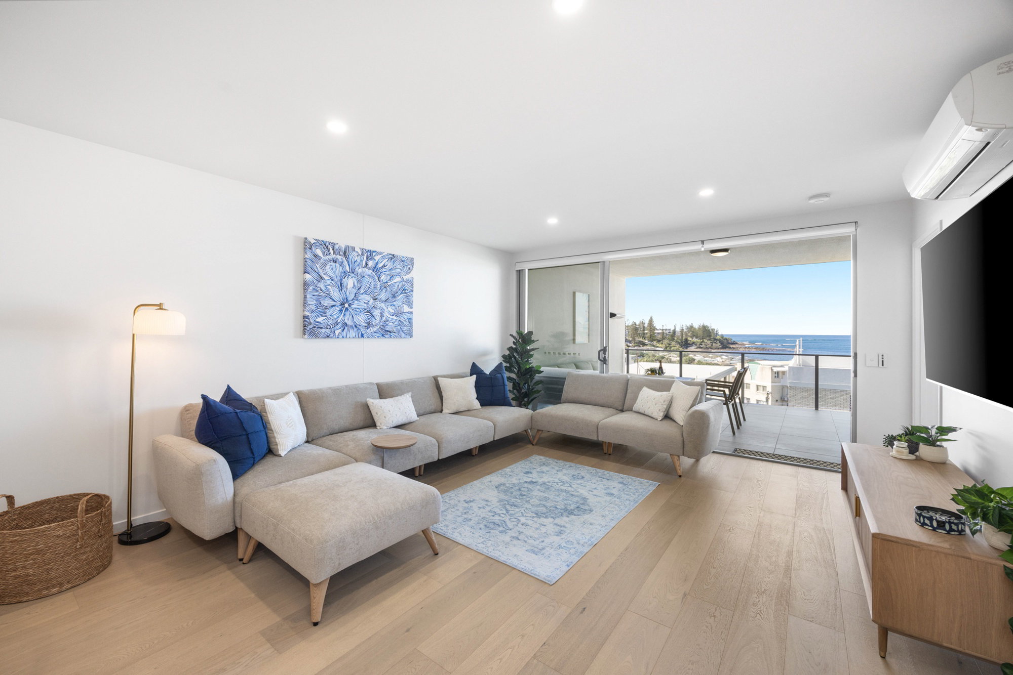 Furnished 3 Bedroom Apartment in Kings Beach