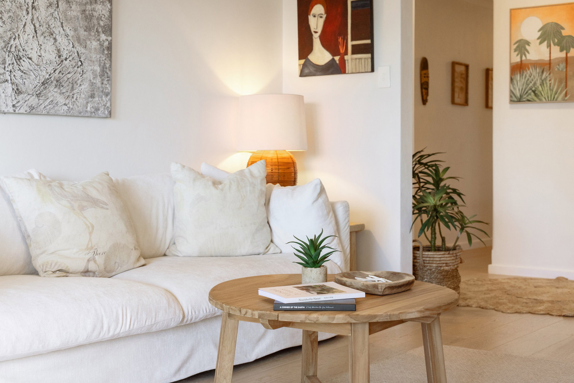 Furnished 2 Bedroom Apartment in Newport