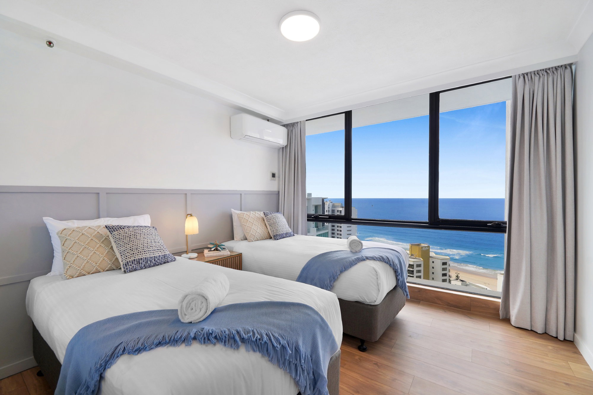 Furnished 2 Bedroom Apartment in Surfers Paradise
