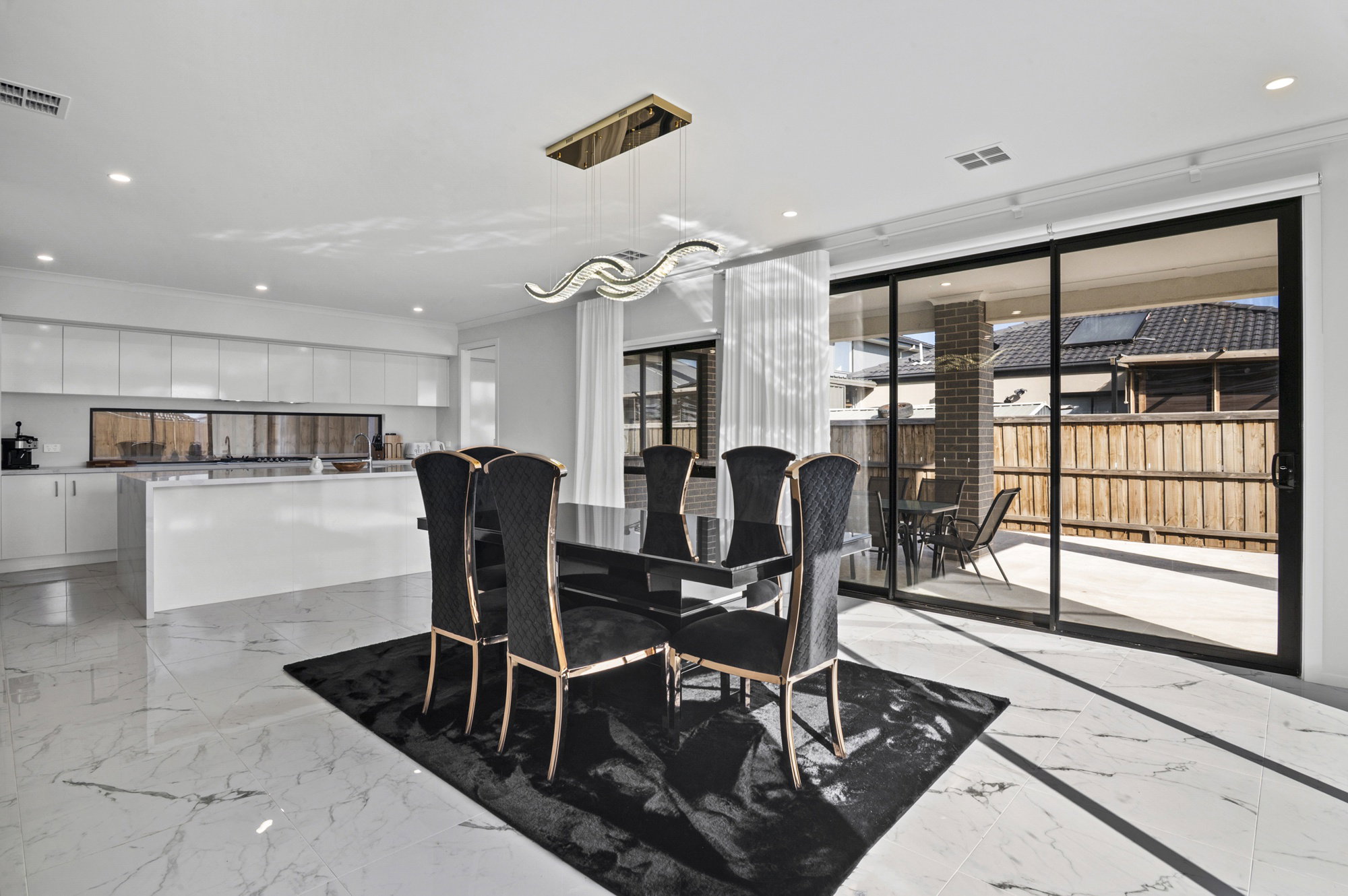 Furnished 5 Bedroom House in Tarneit