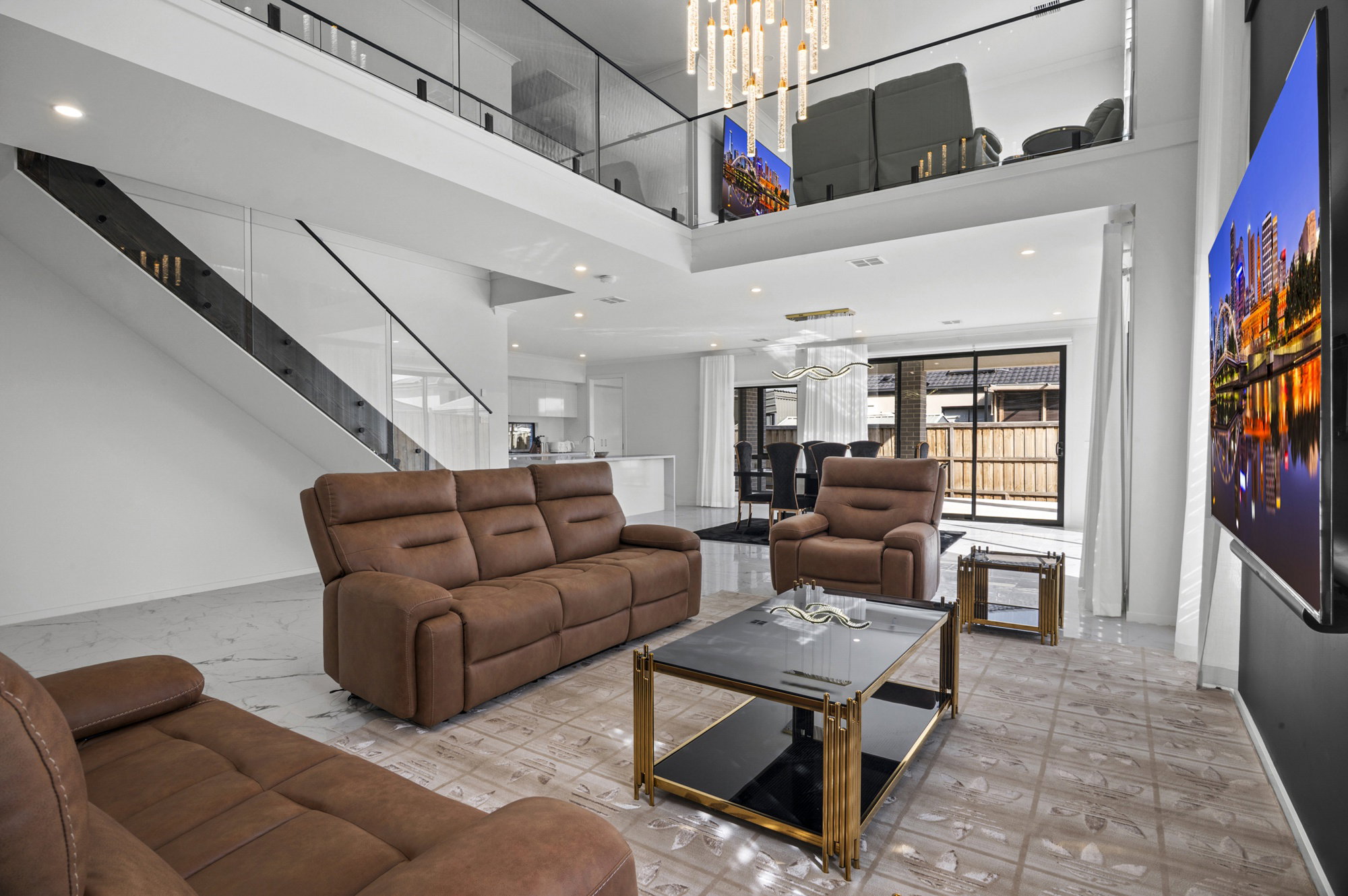 Furnished 5 Bedroom House in Tarneit