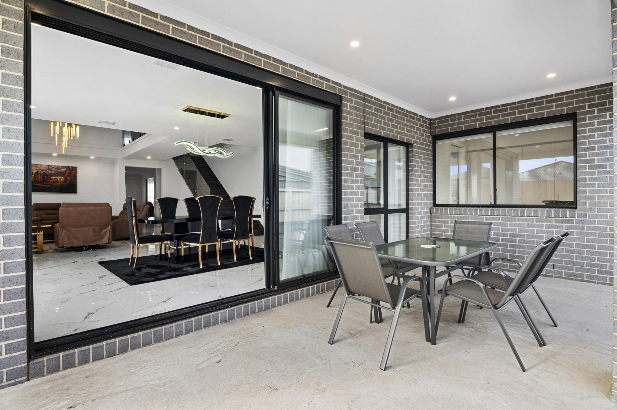 Furnished 5 Bedroom House in Tarneit