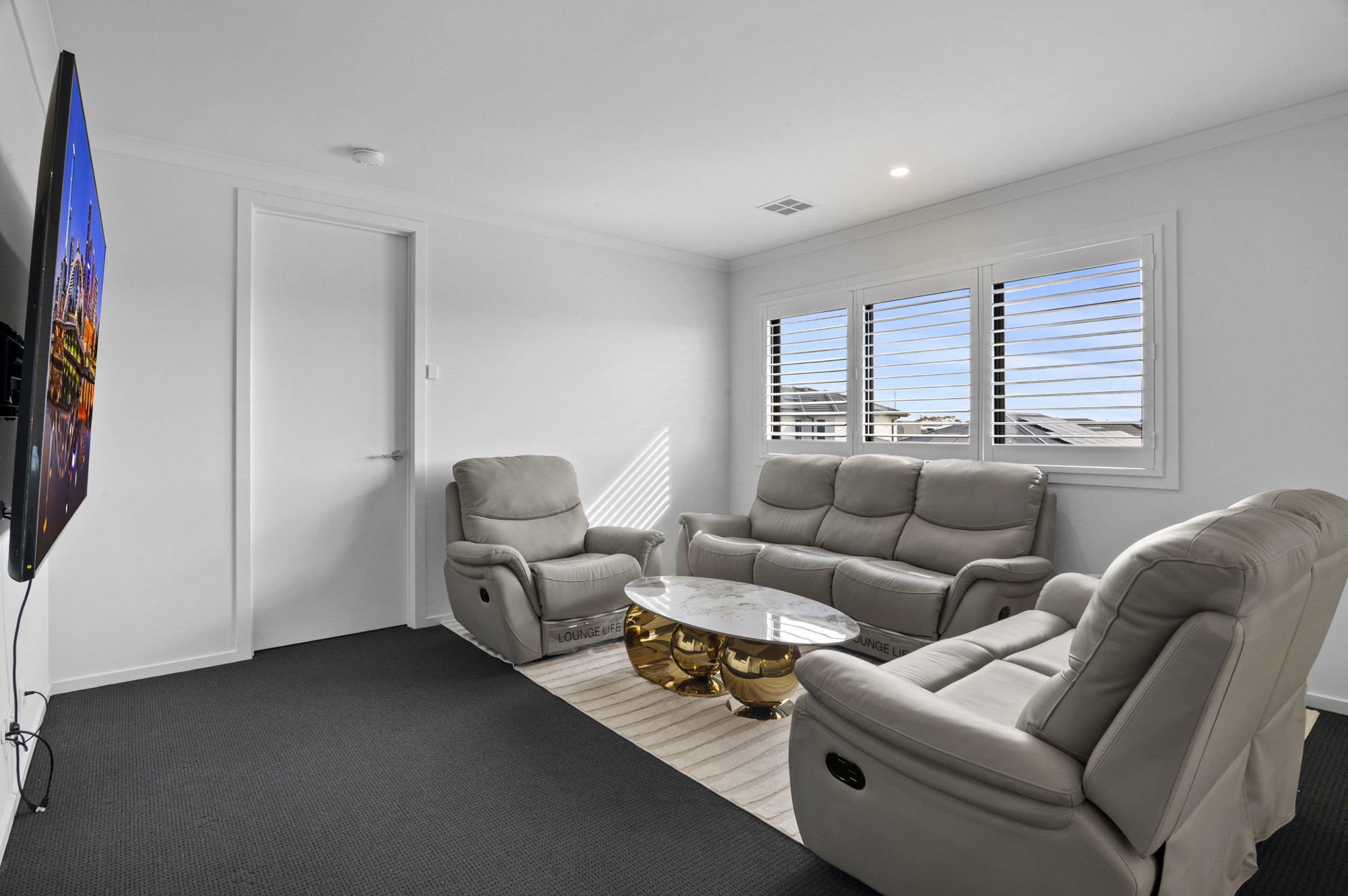 Furnished 5 Bedroom House in Tarneit