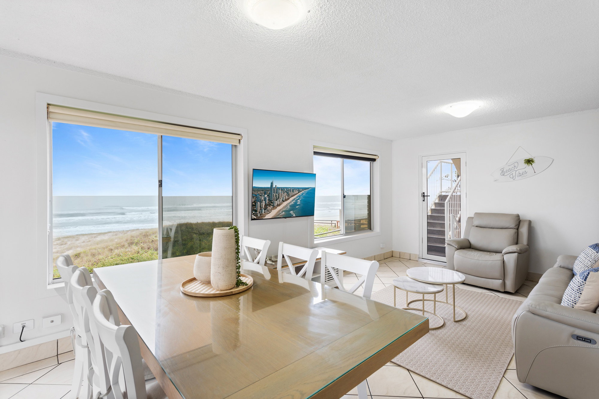 Furnished 3 Bedroom Apartment in Mermaid Beach