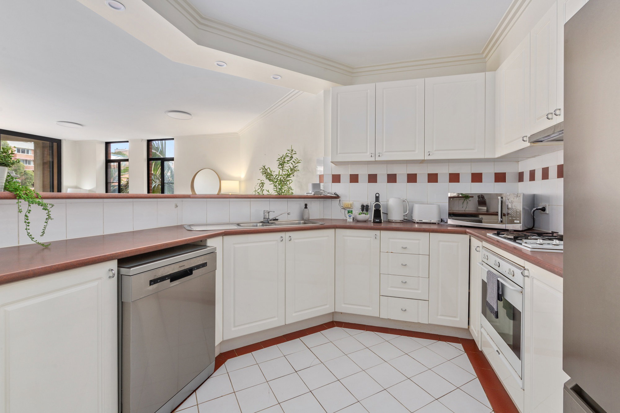Furnished 2 Bedroom Apartment in Pyrmont
