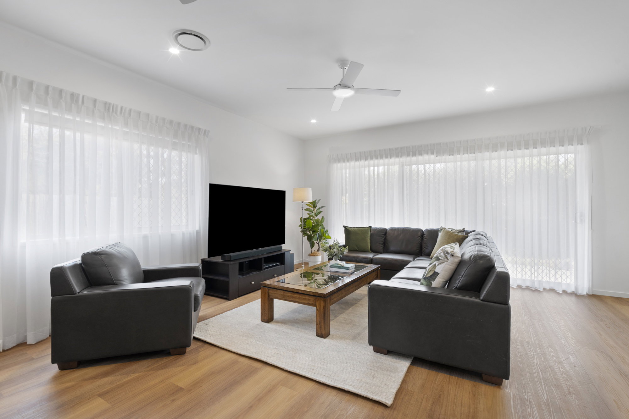Furnished 4 Bedroom House in Wavell Heights