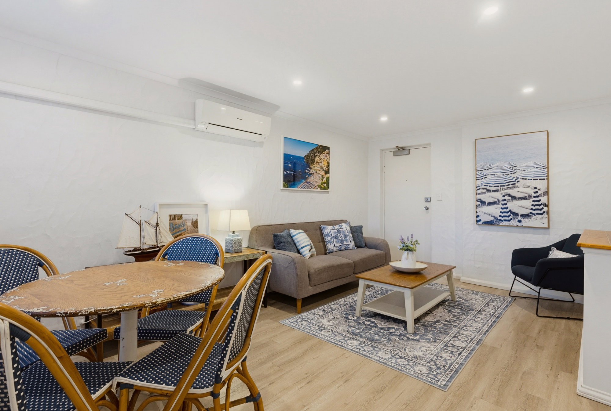 Furnished 2 Bedroom Apartment in Glenelg North