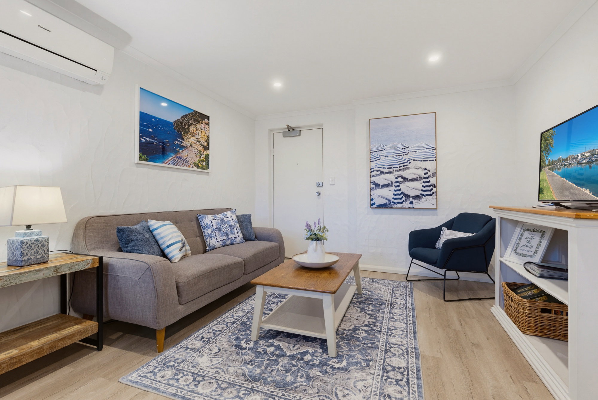 Furnished 2 Bedroom Apartment in Glenelg North