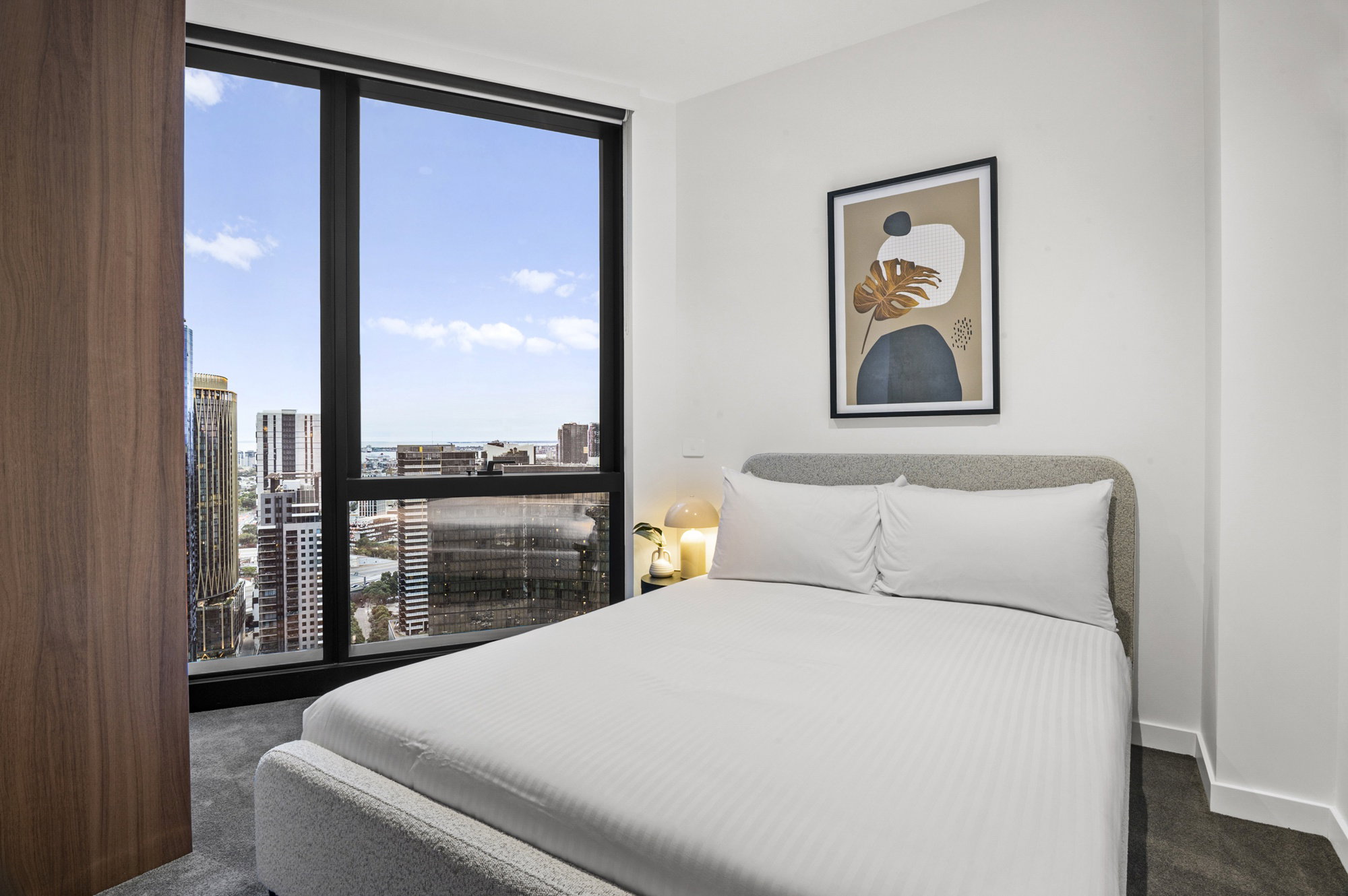 Furnished 2 Bedroom Apartment in Southbank