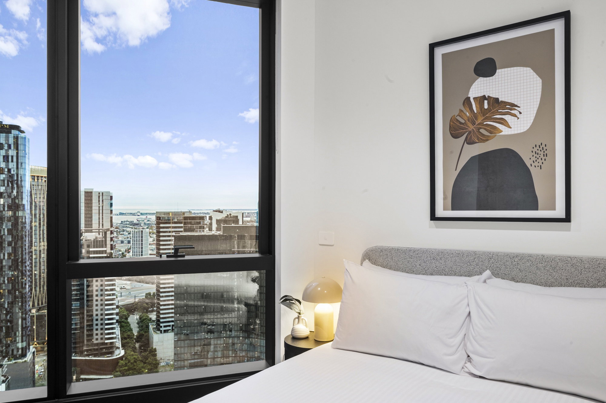Furnished 2 Bedroom Apartment in Southbank