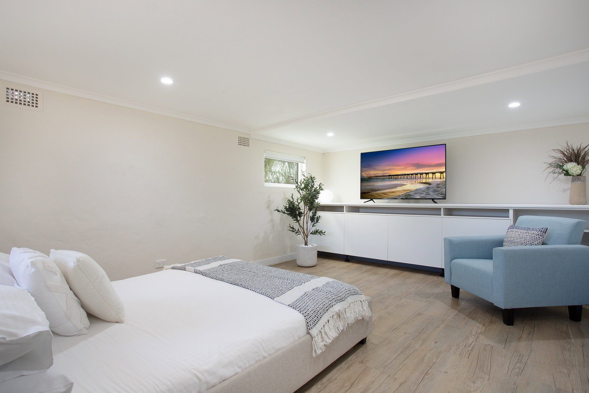 Furnished 4 Bedroom House in Dee Why