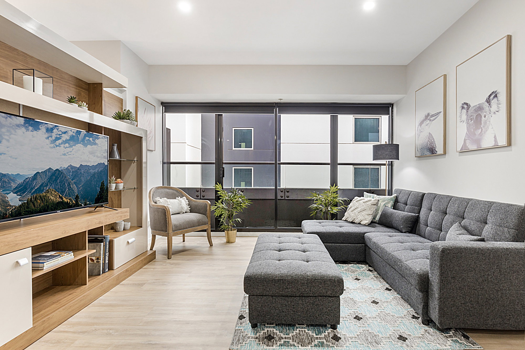Furnished 2 Bedroom Apartment in Southbank