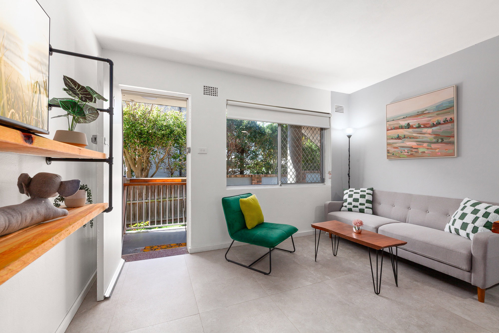 Furnished 2 Bedroom Apartment in Curl Curl