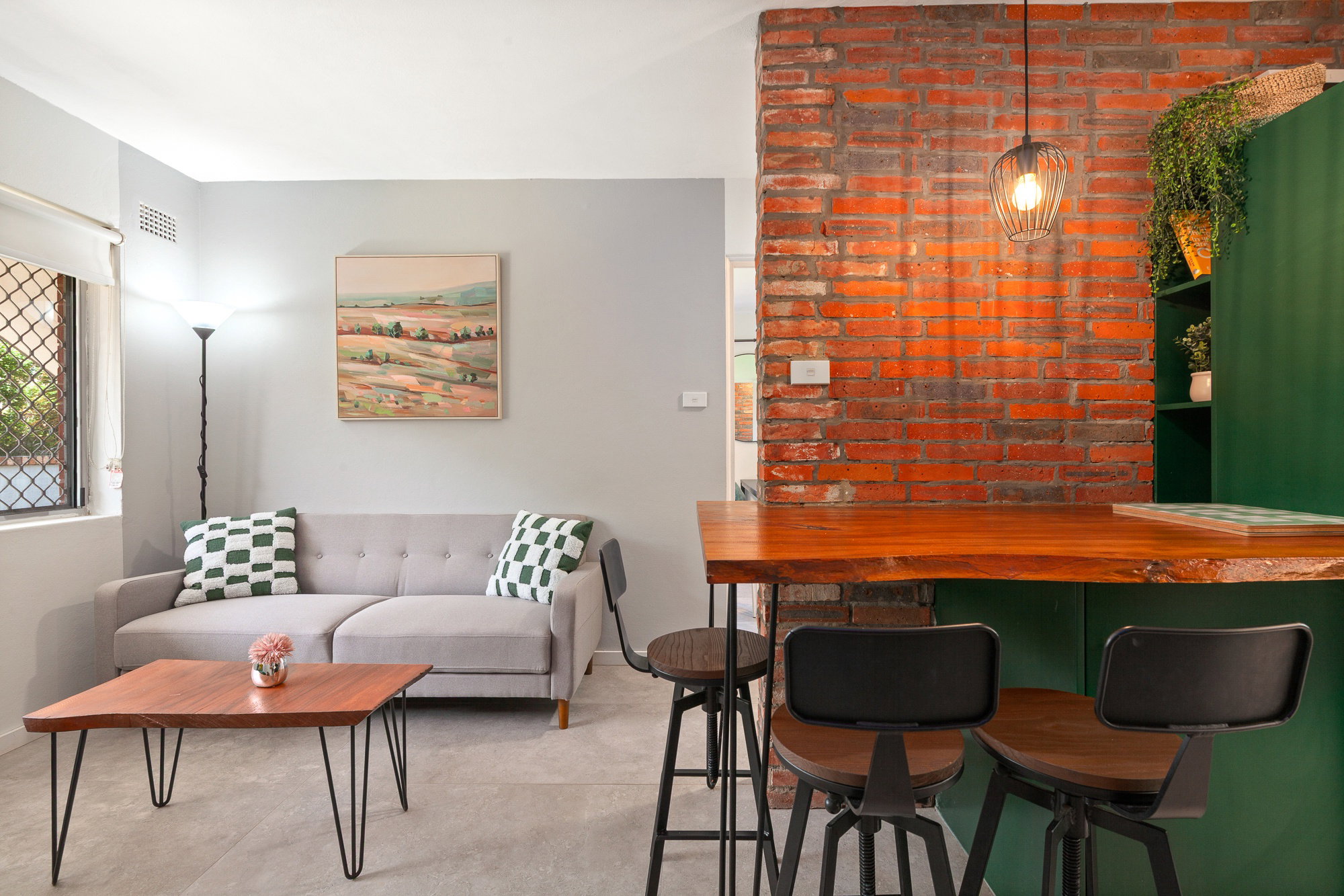 Furnished 2 Bedroom Apartment in Curl Curl
