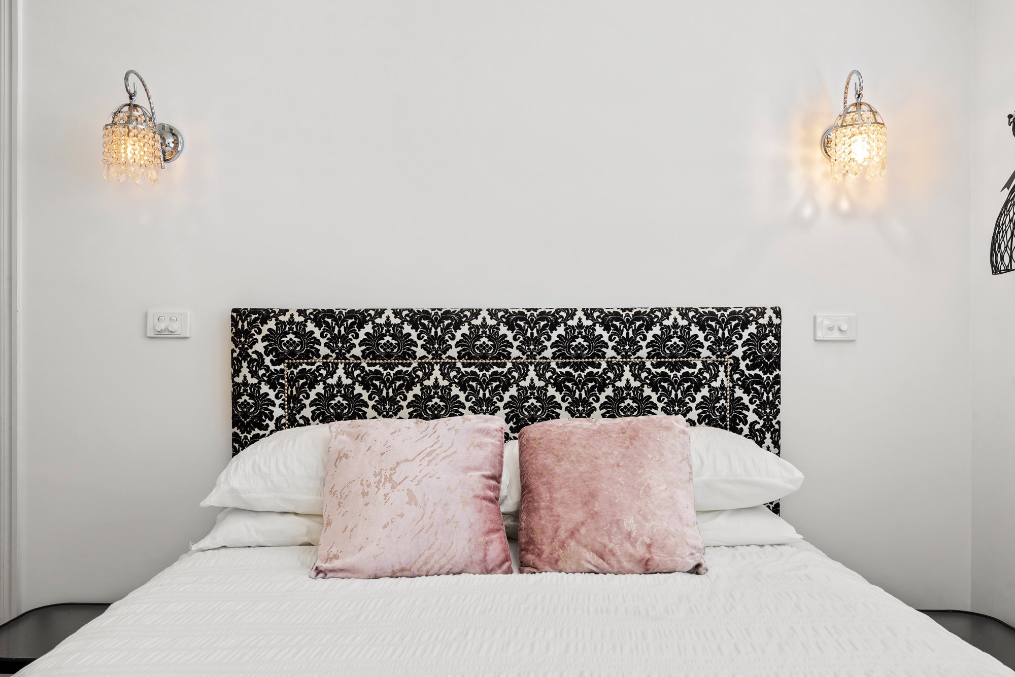 Furnished 1 Bedroom Apartment in Carlton