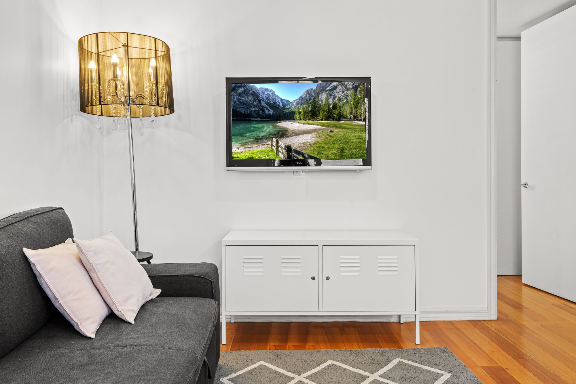 Furnished 1 Bedroom Apartment in Carlton