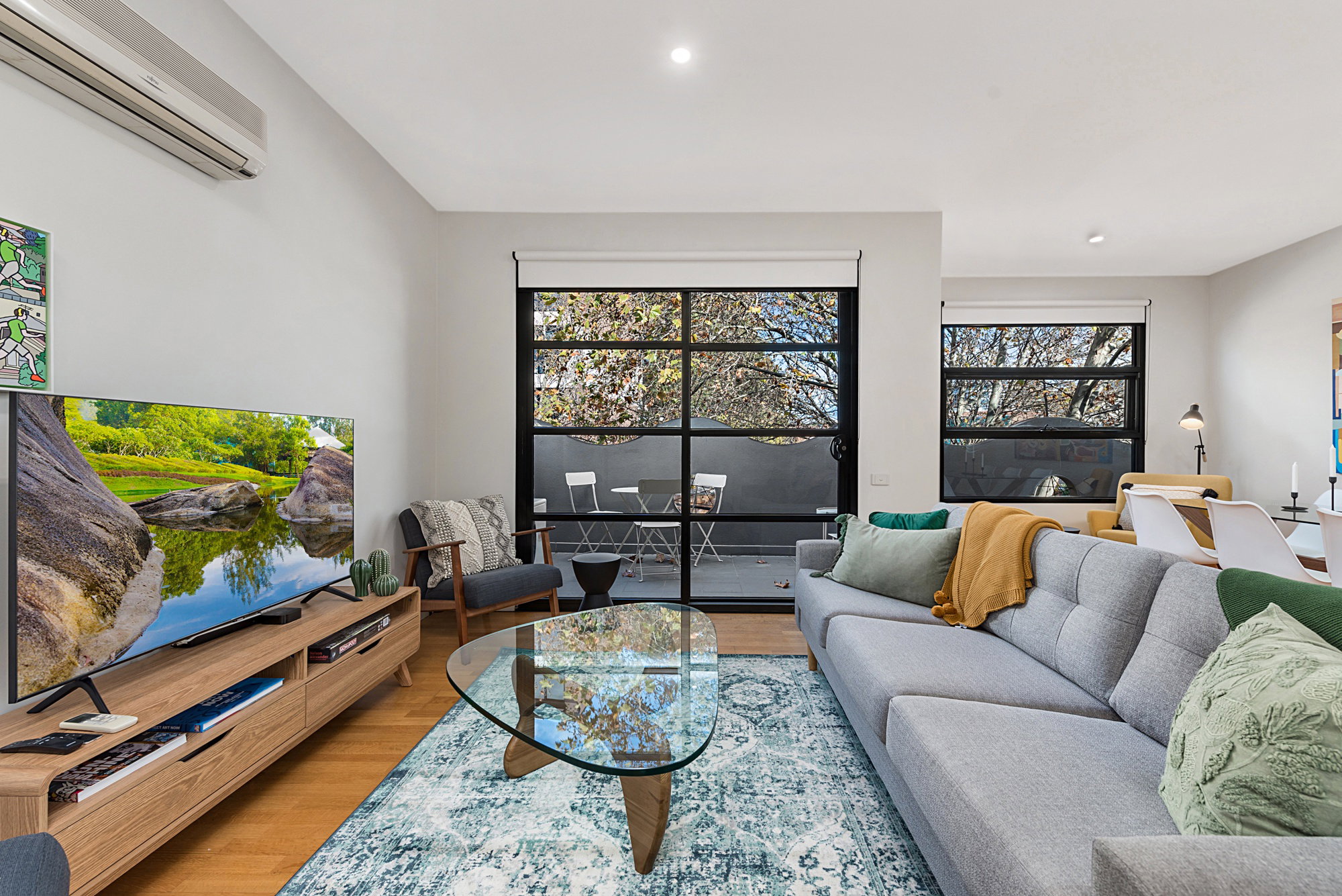 Furnished 2 Bedroom Apartment in Collingwood