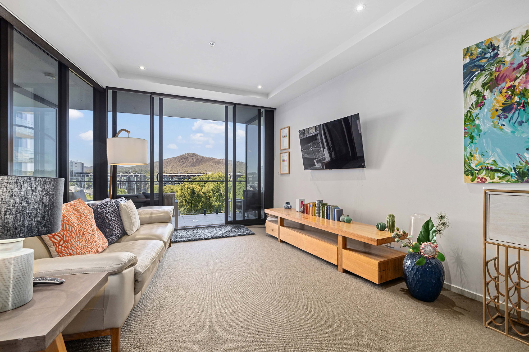Furnished 1 Bedroom Apartment in Canberra